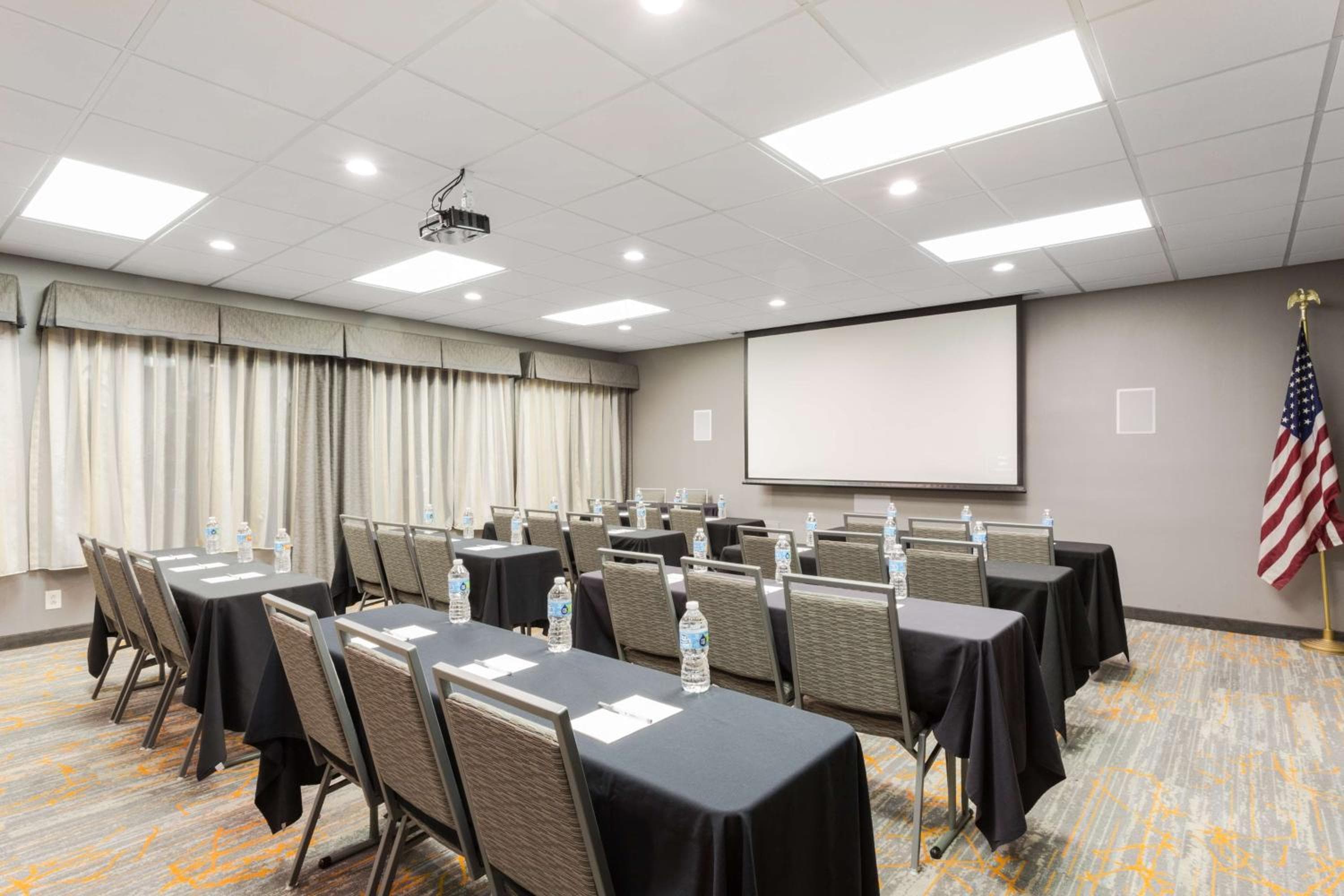 Hampton Inn Pittsburgh/West Mifflin