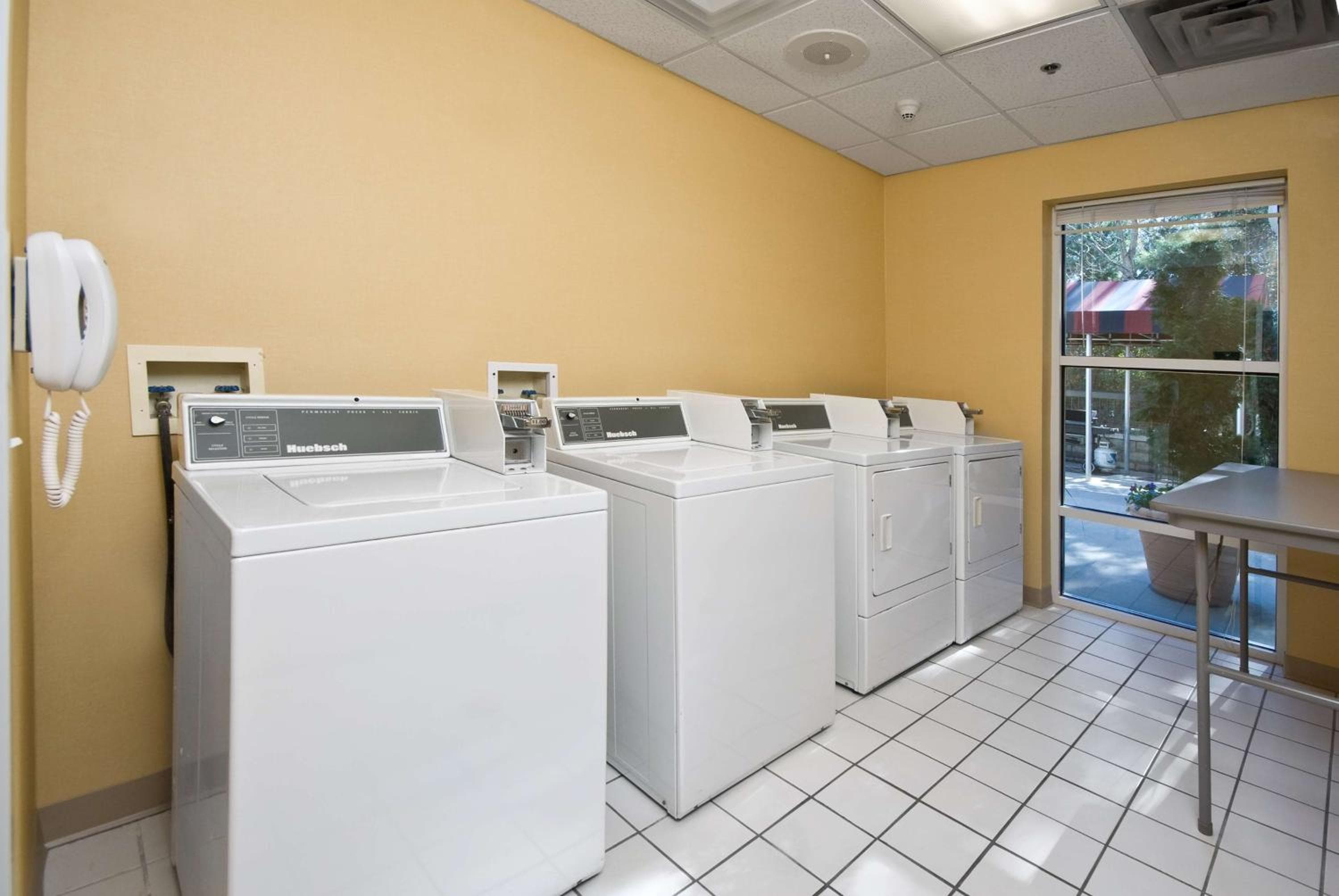 Hampton Inn & Suites Raleigh Cary Lenovo Center