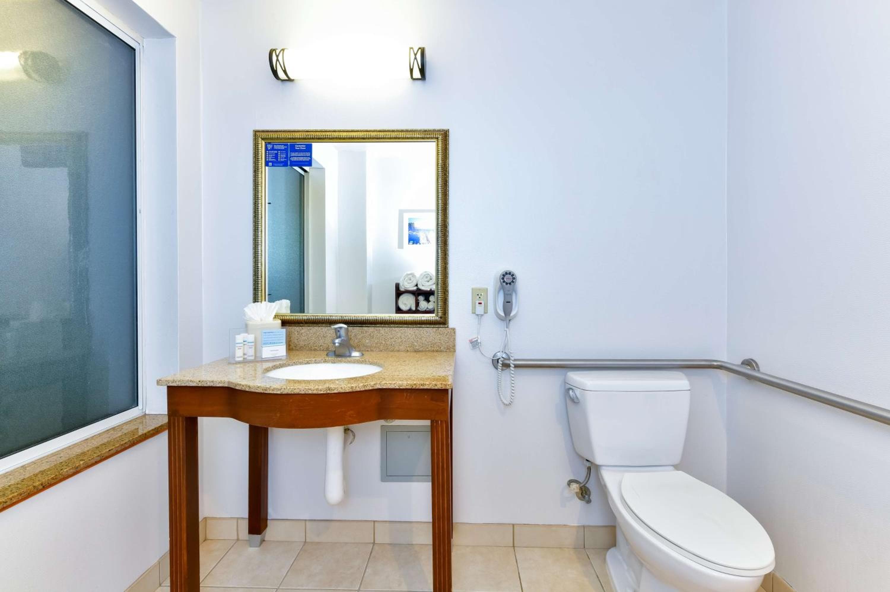 Hampton Inn & Suites Pittsburg