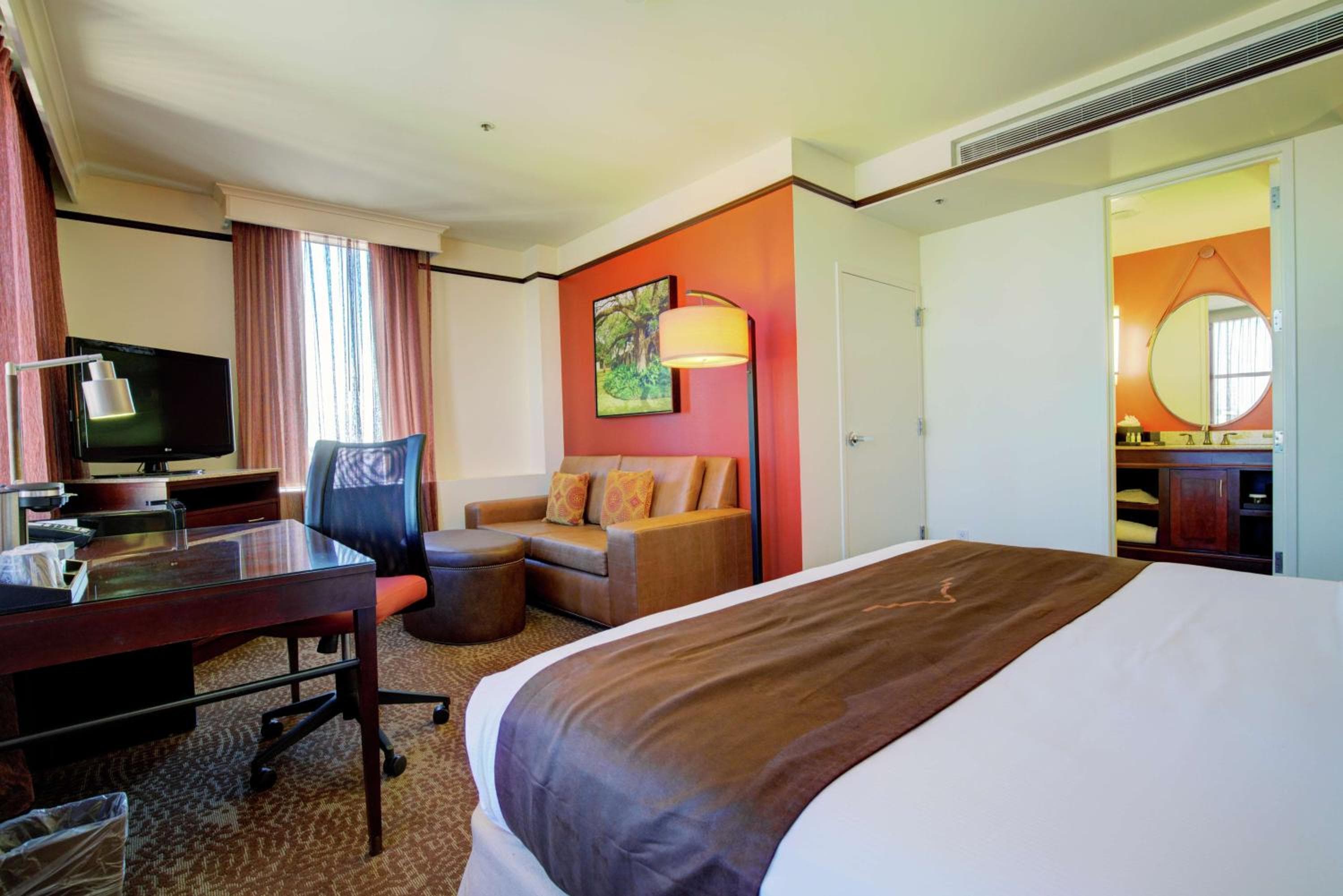 The Emily Morgan Hotel - A DoubleTree by Hilton