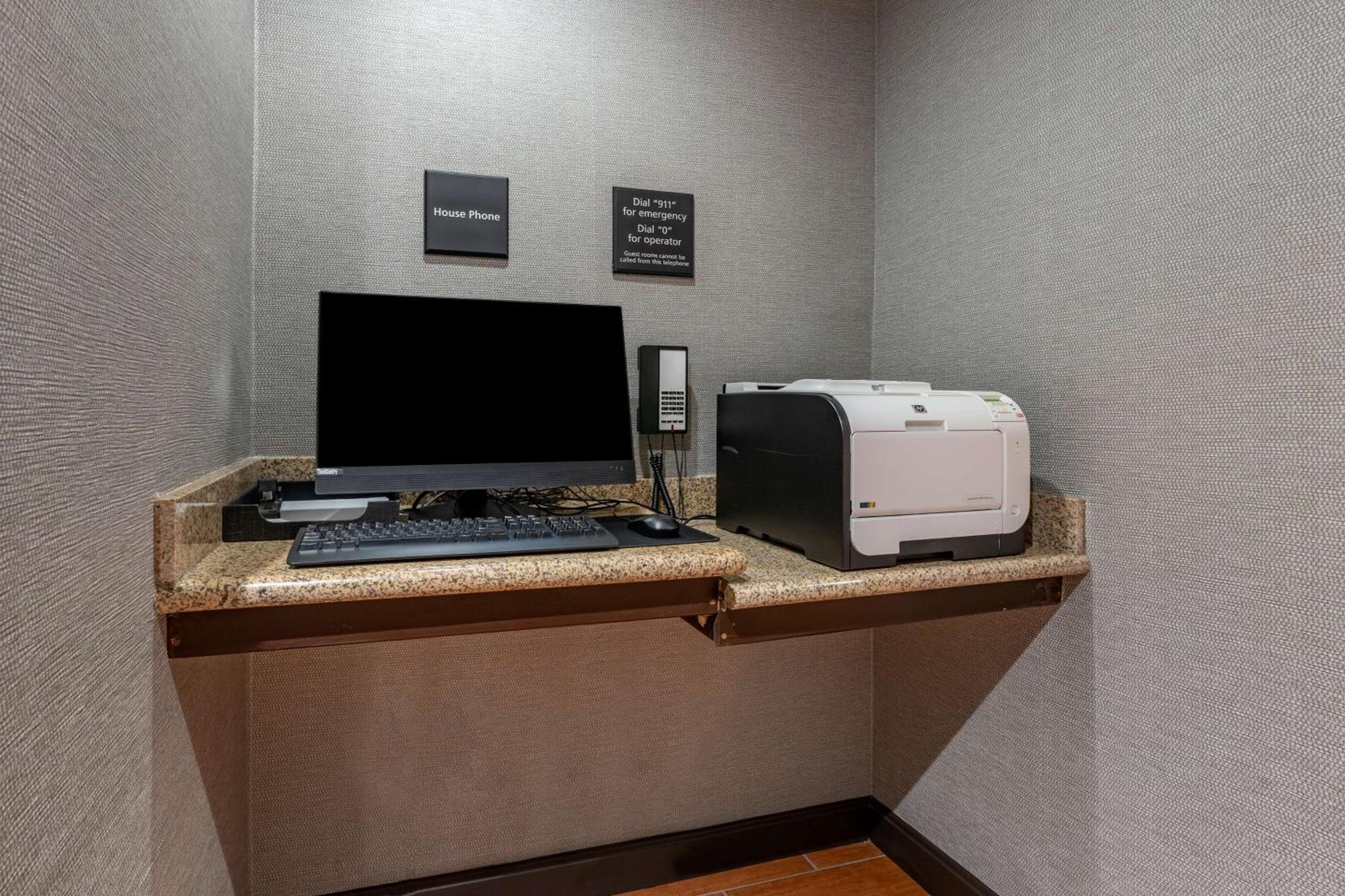 Hampton Inn & Suites Louisville East