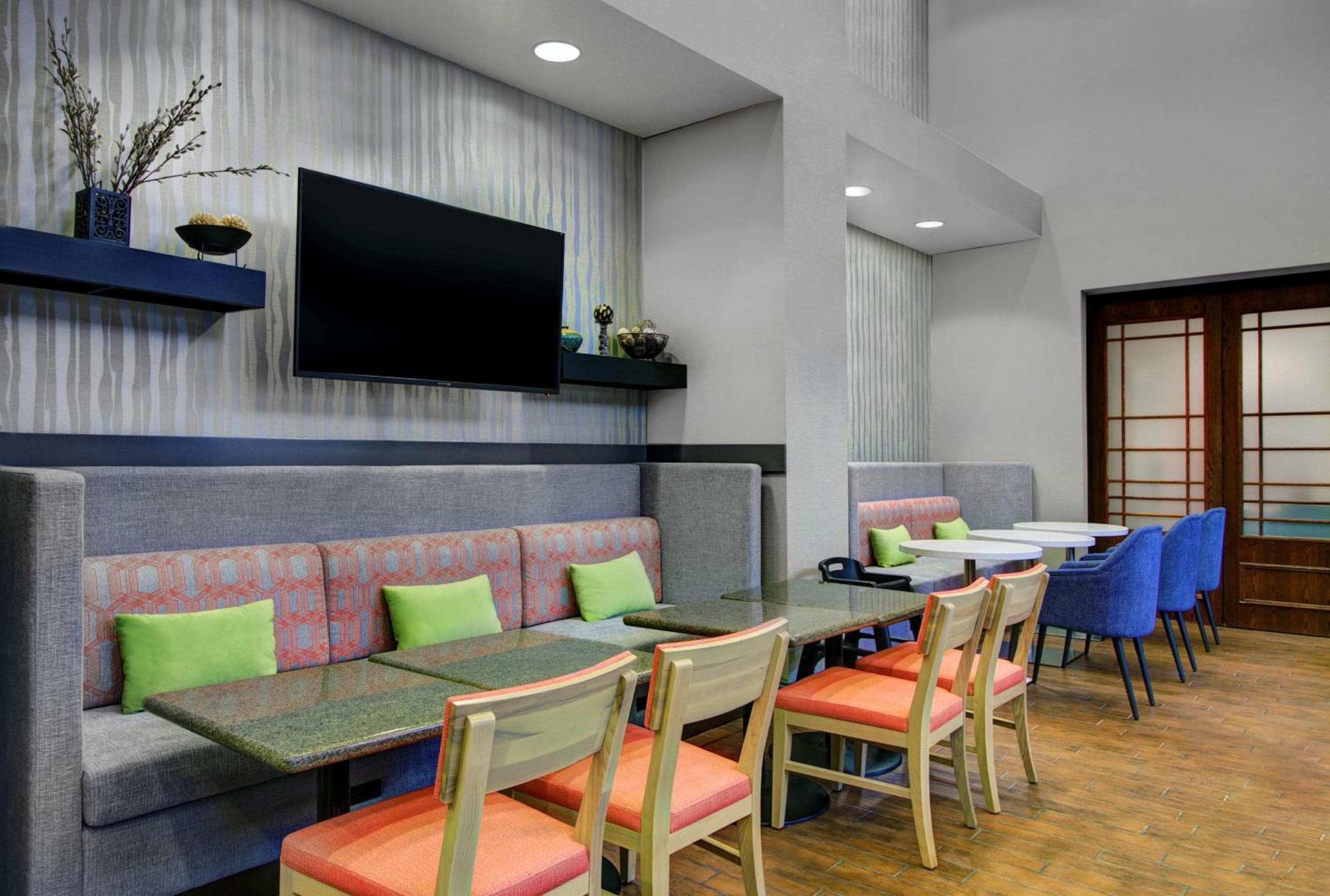 Hampton Inn & Suites by Hilton Syracuse Dewitt
