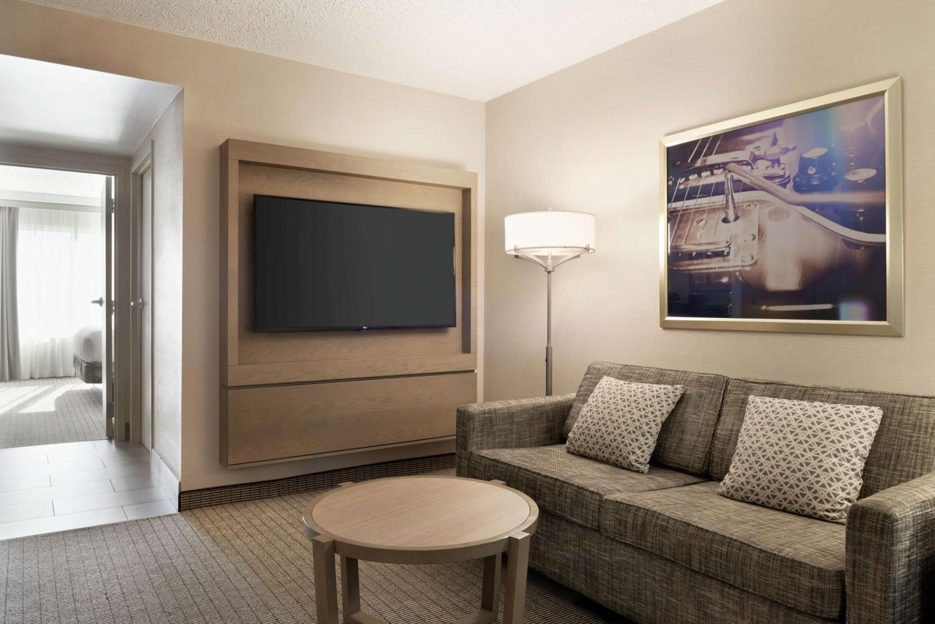 Embassy Suites by Hilton Cleveland Rockside