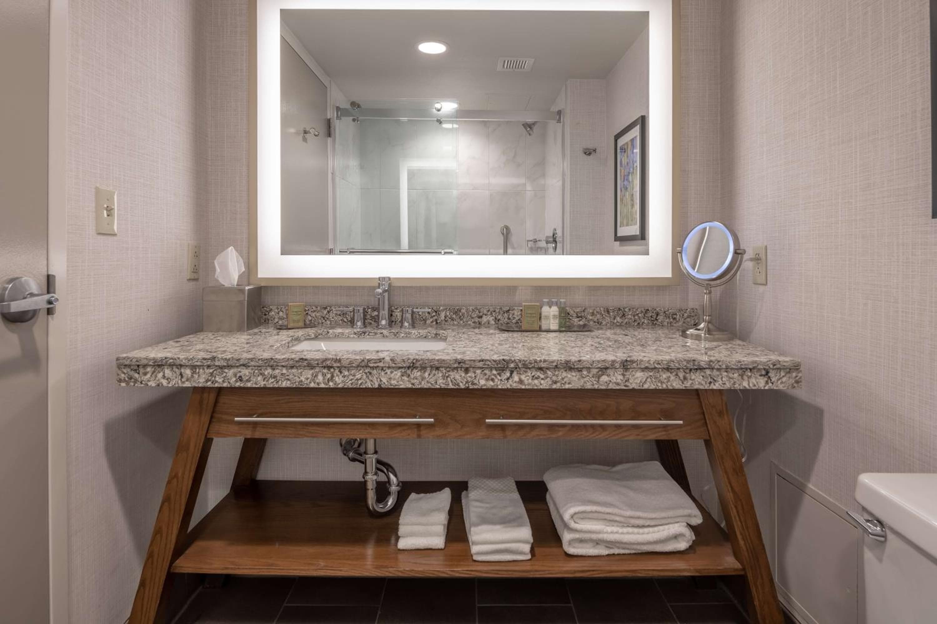 DoubleTree by Hilton Dallas-Farmers Branch