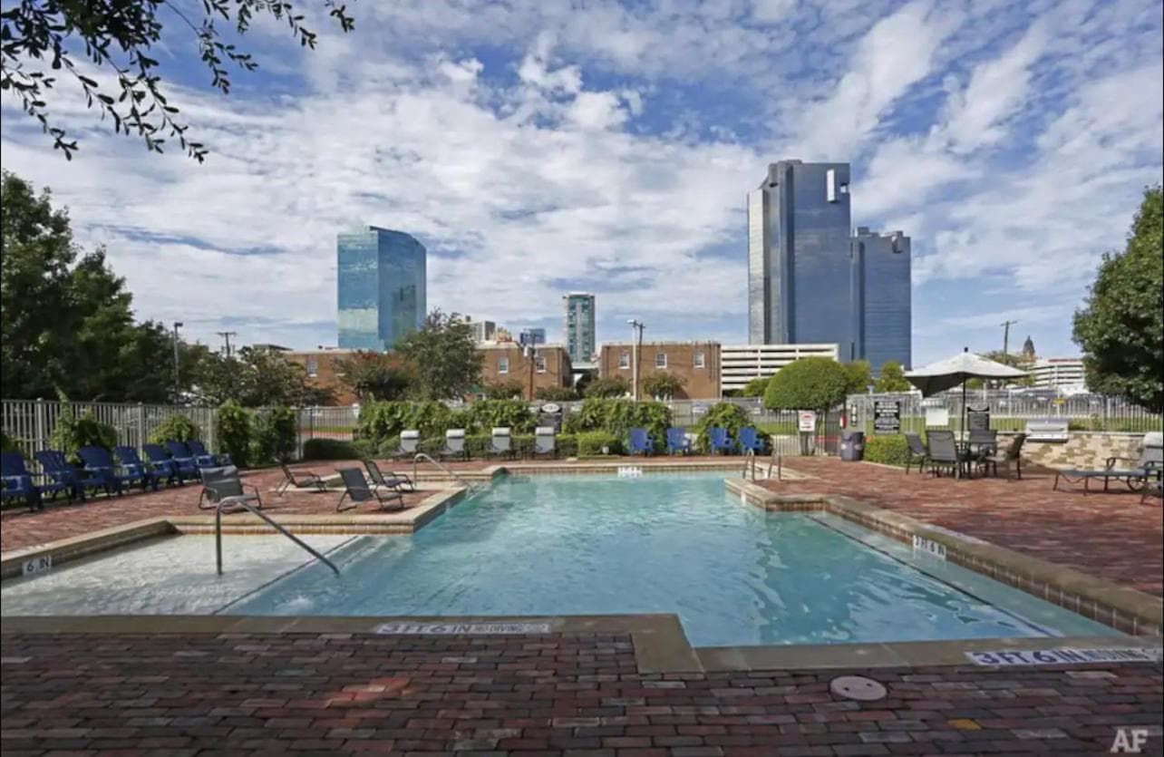 Cowboy Live, Laugh, & Loft Fort Worth 2 bedroom Loft Downtown