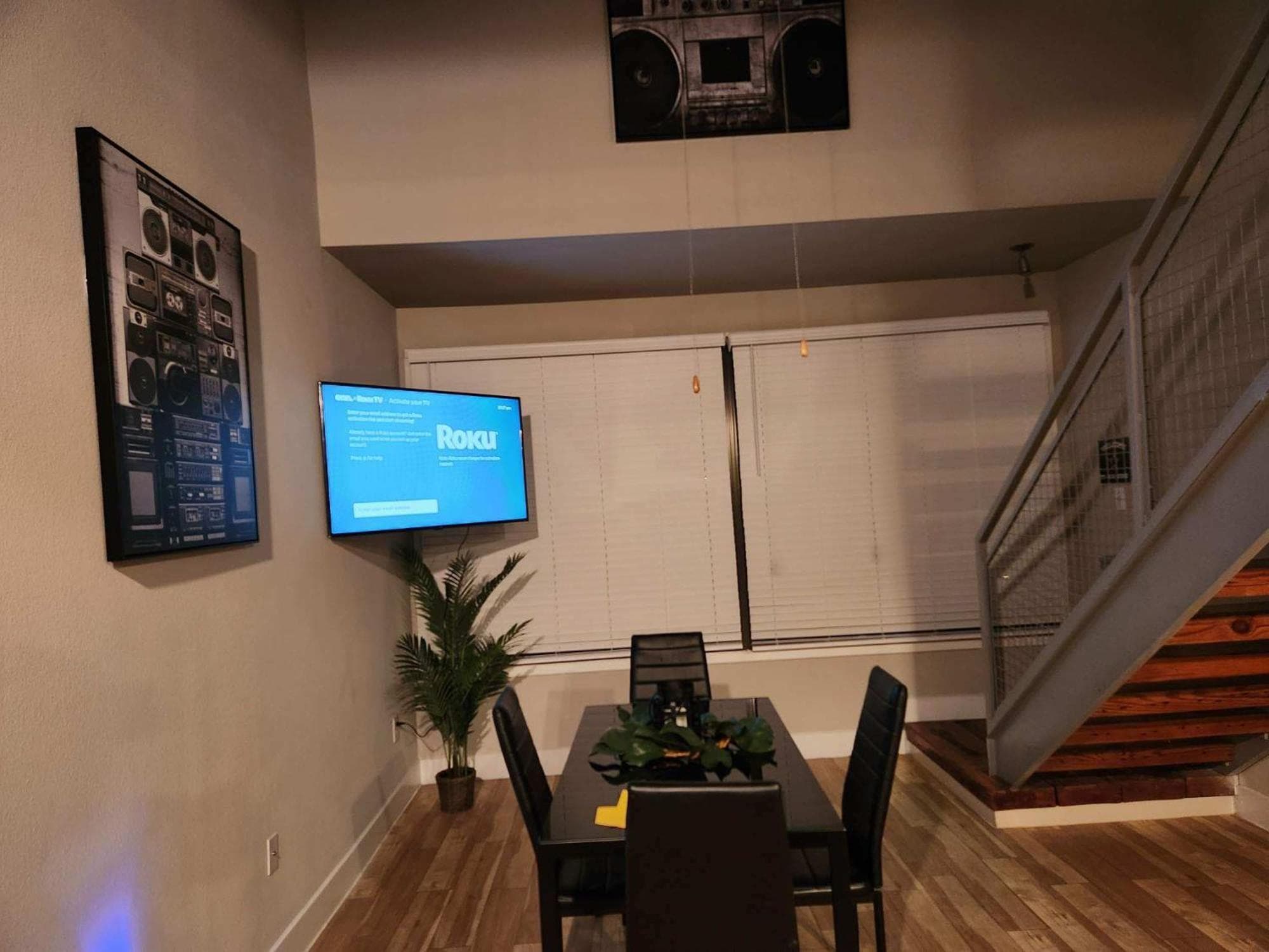 Cowboy Live, Laugh, & Loft Fort Worth 2 bedroom Loft Downtown