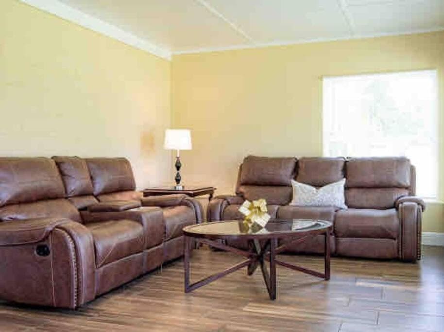 3bdr2bath home in Lutz close to Tampa, 20 min to Stadium, Airport