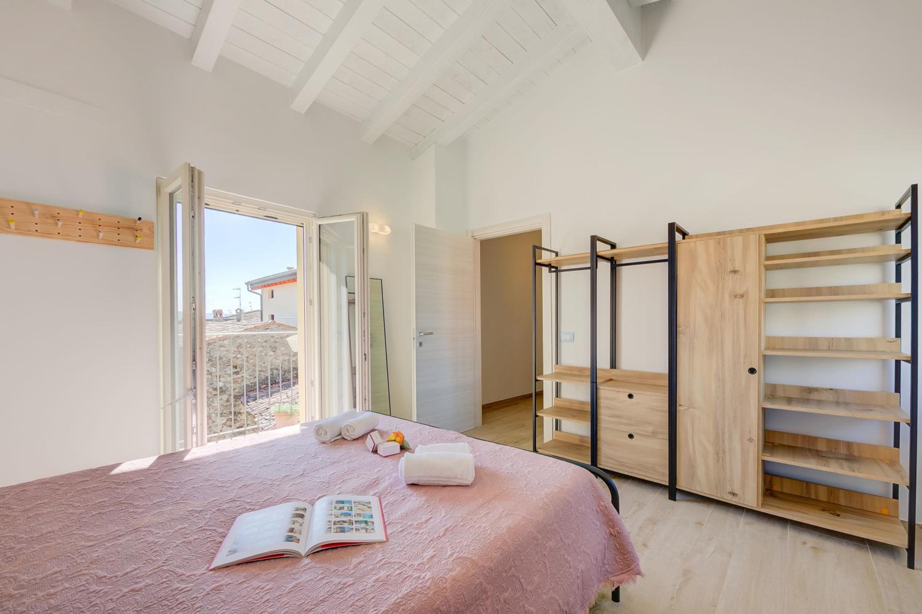 Henry-Historic Center 300m From Lake - Happy Rentals