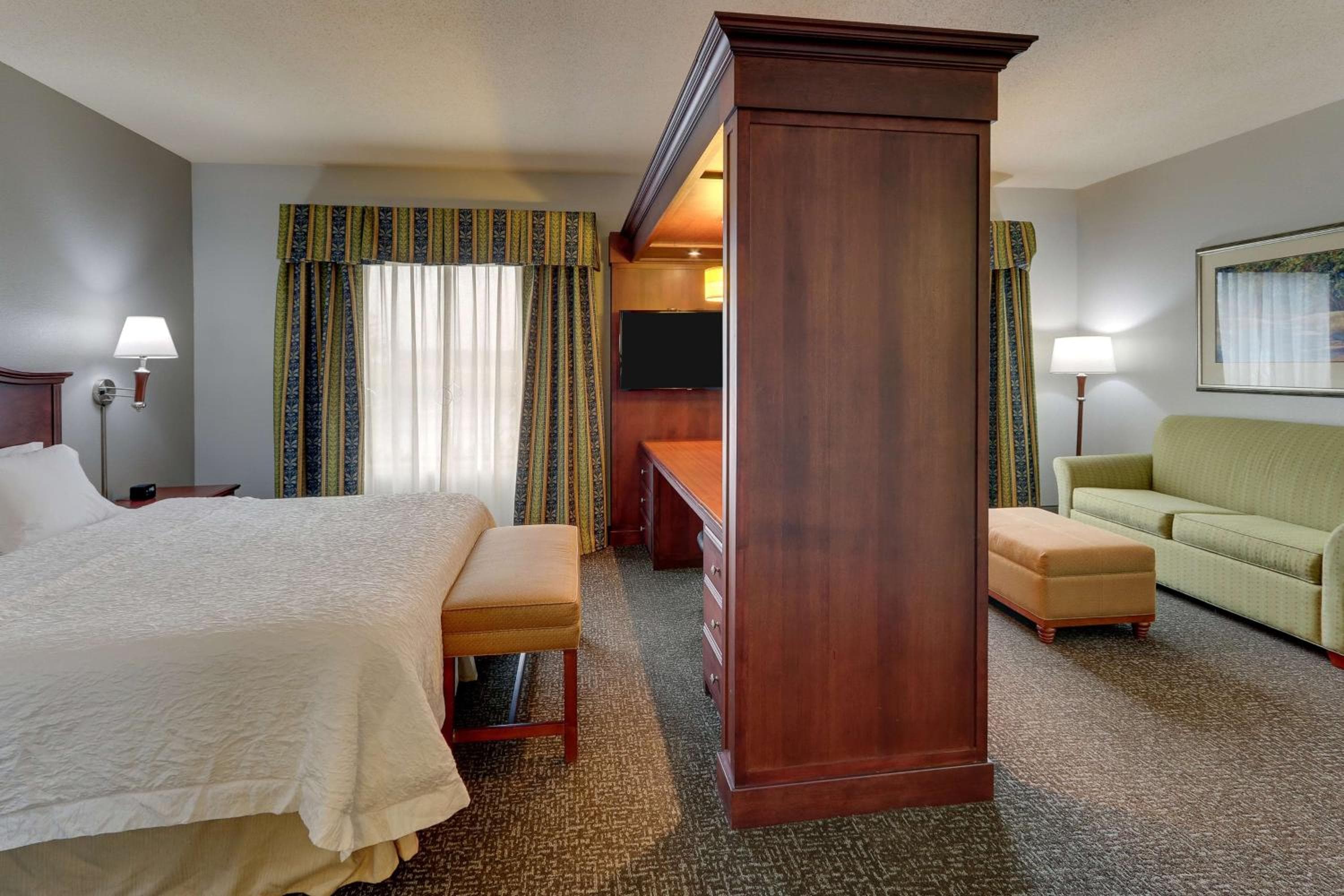 Hampton Inn & Suites Indianapolis-Airport
