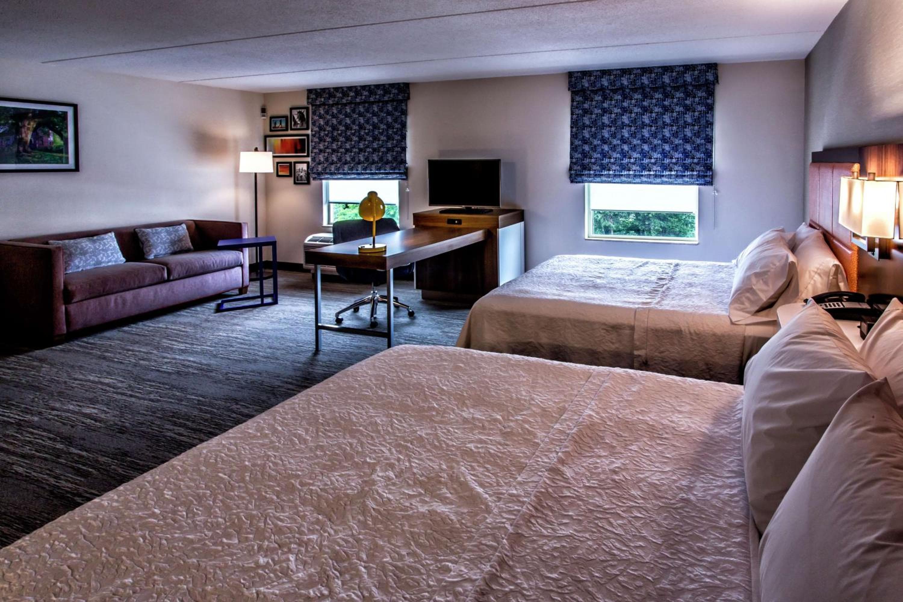 Hampton Inn & Suites Staten Island