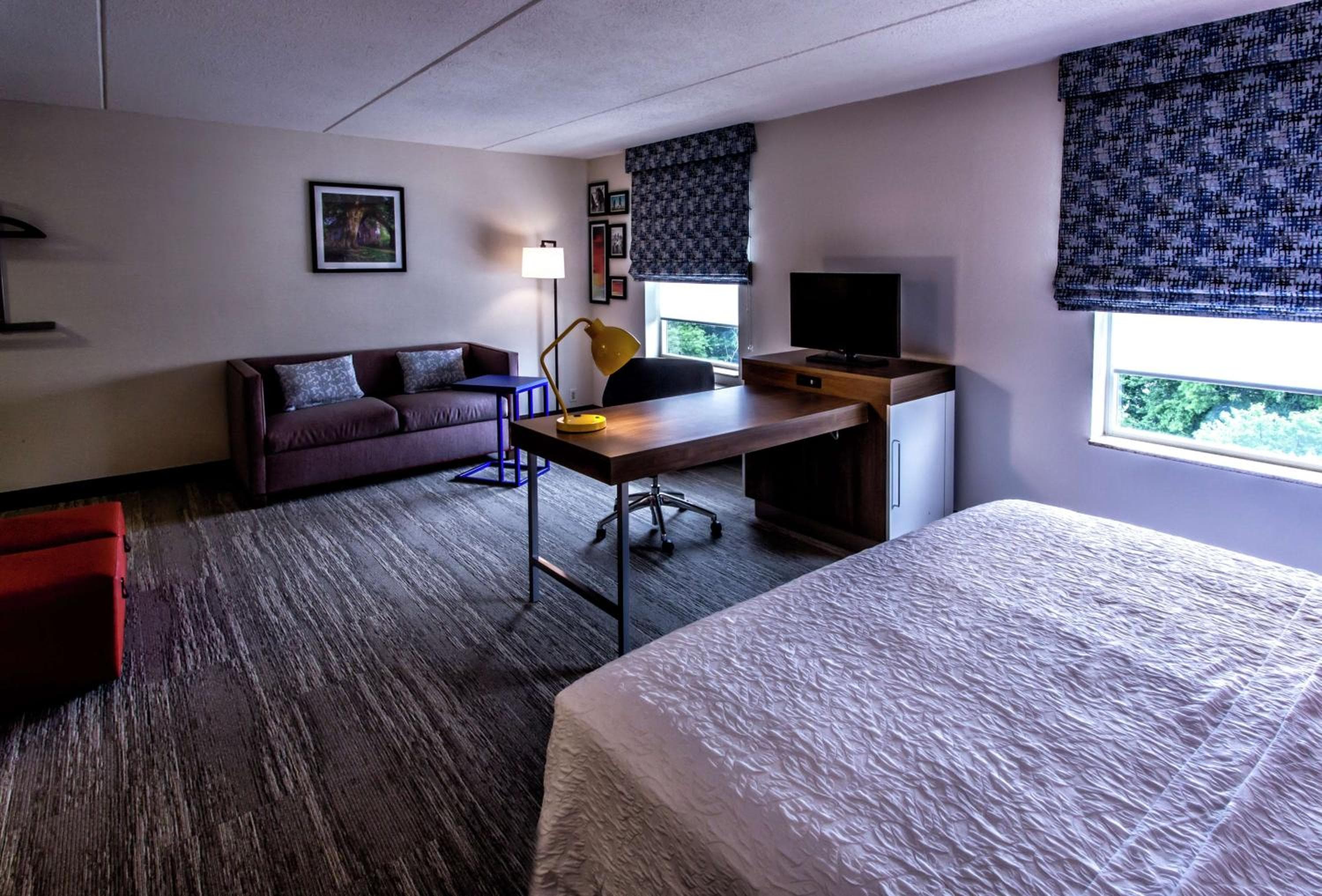 Hampton Inn & Suites Staten Island