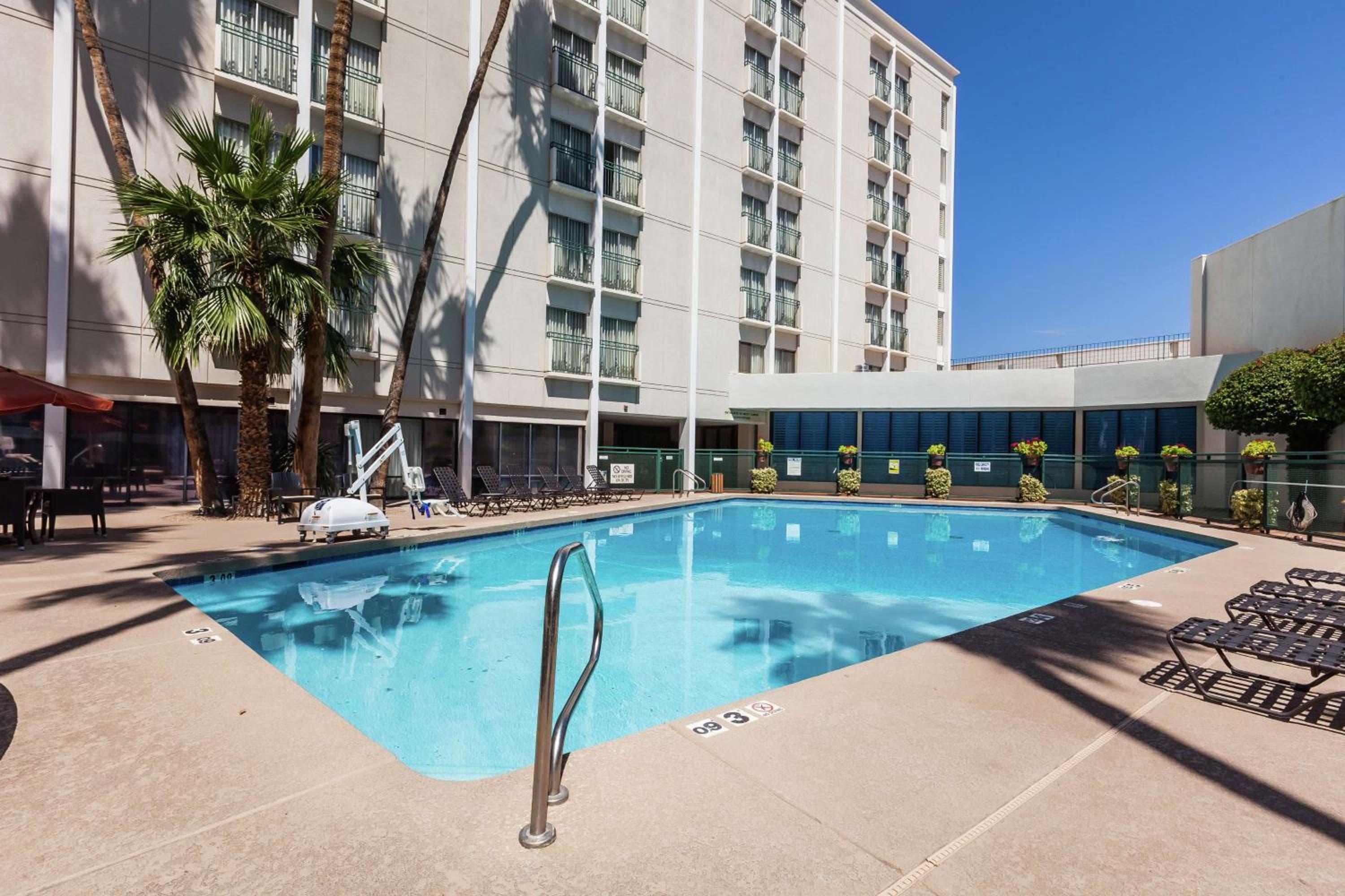 DoubleTree by Hilton Phoenix Midtown
