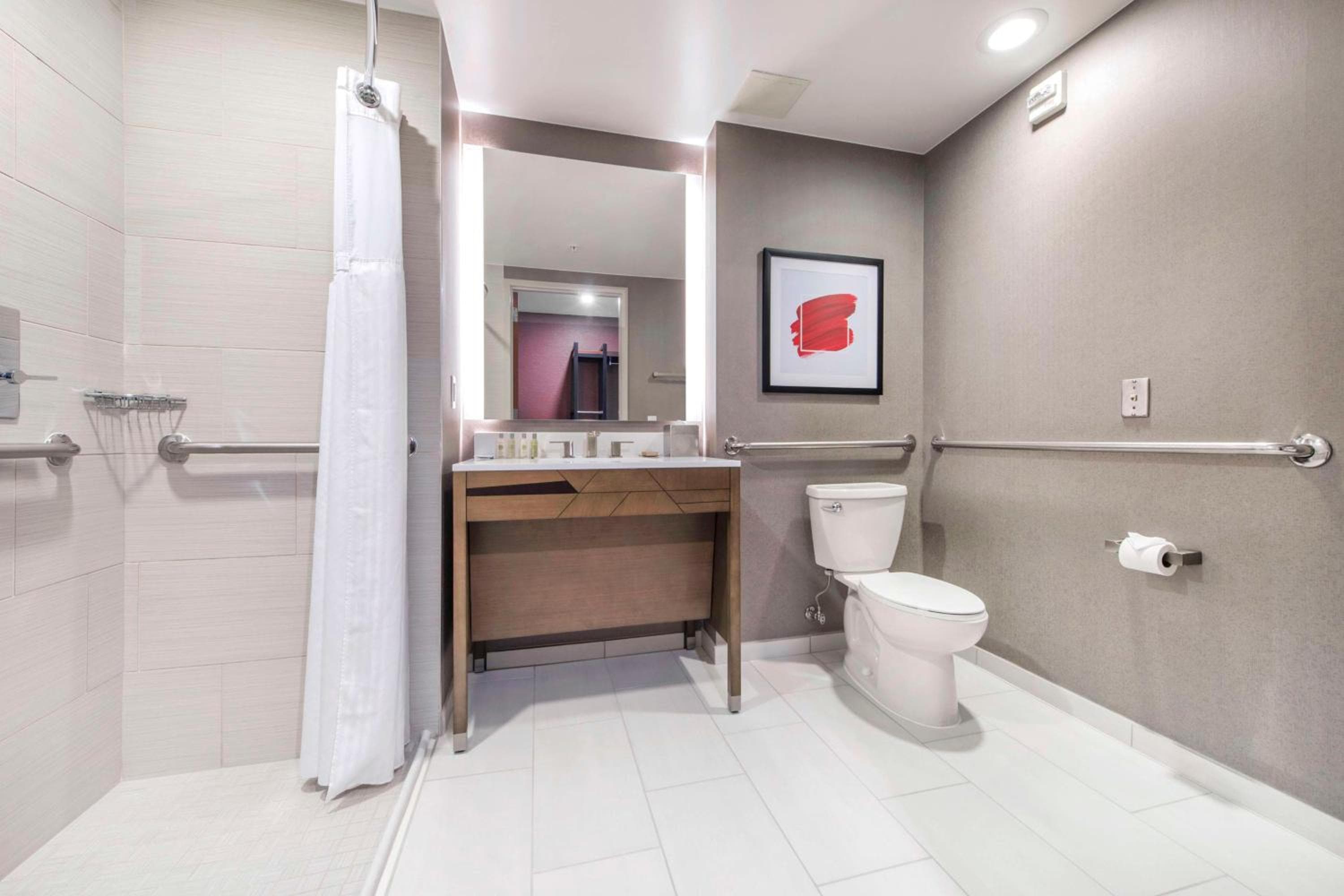 DoubleTree by Hilton Raleigh-Cary