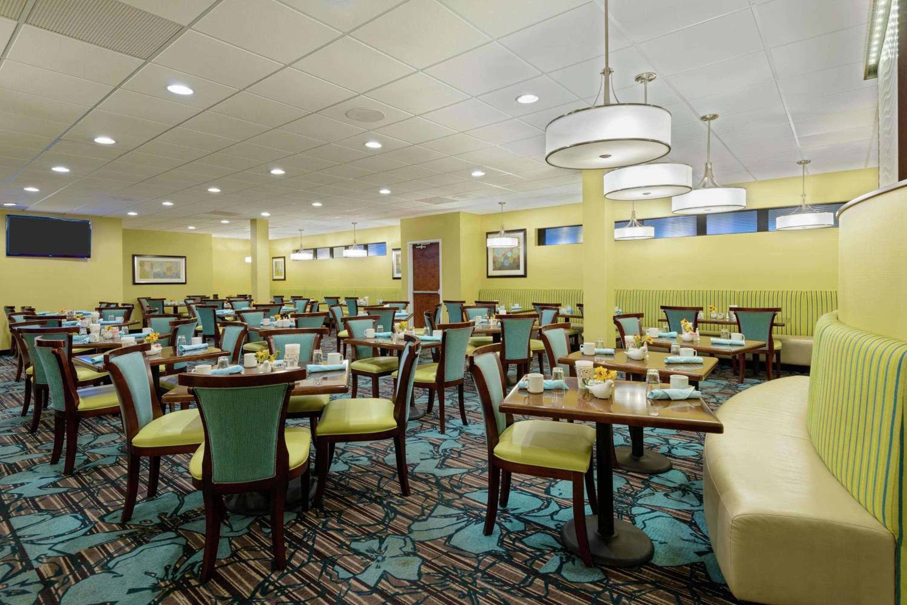 DoubleTree by Hilton Richmond - Midlothian