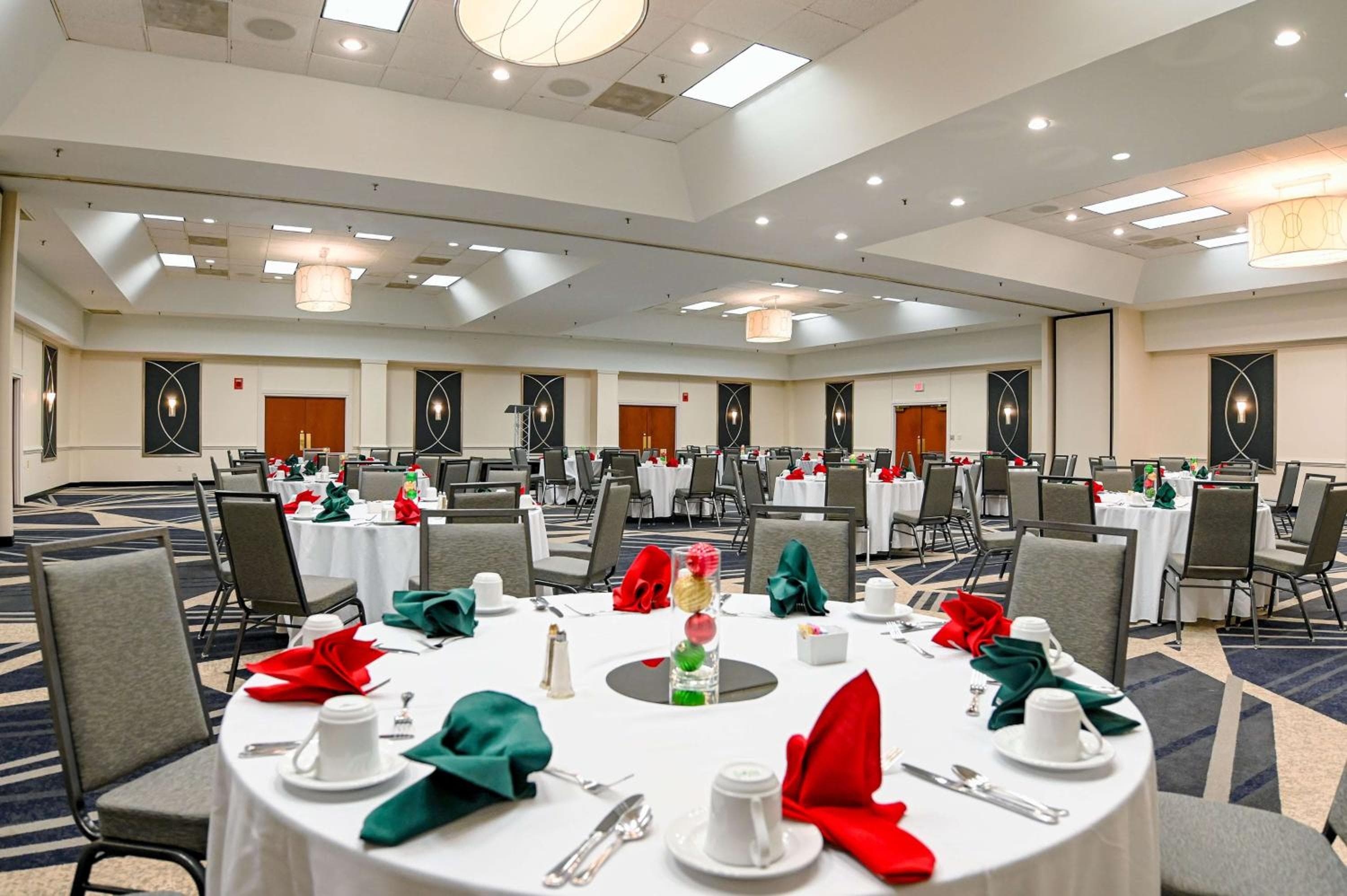 DoubleTree by Hilton Richmond - Midlothian