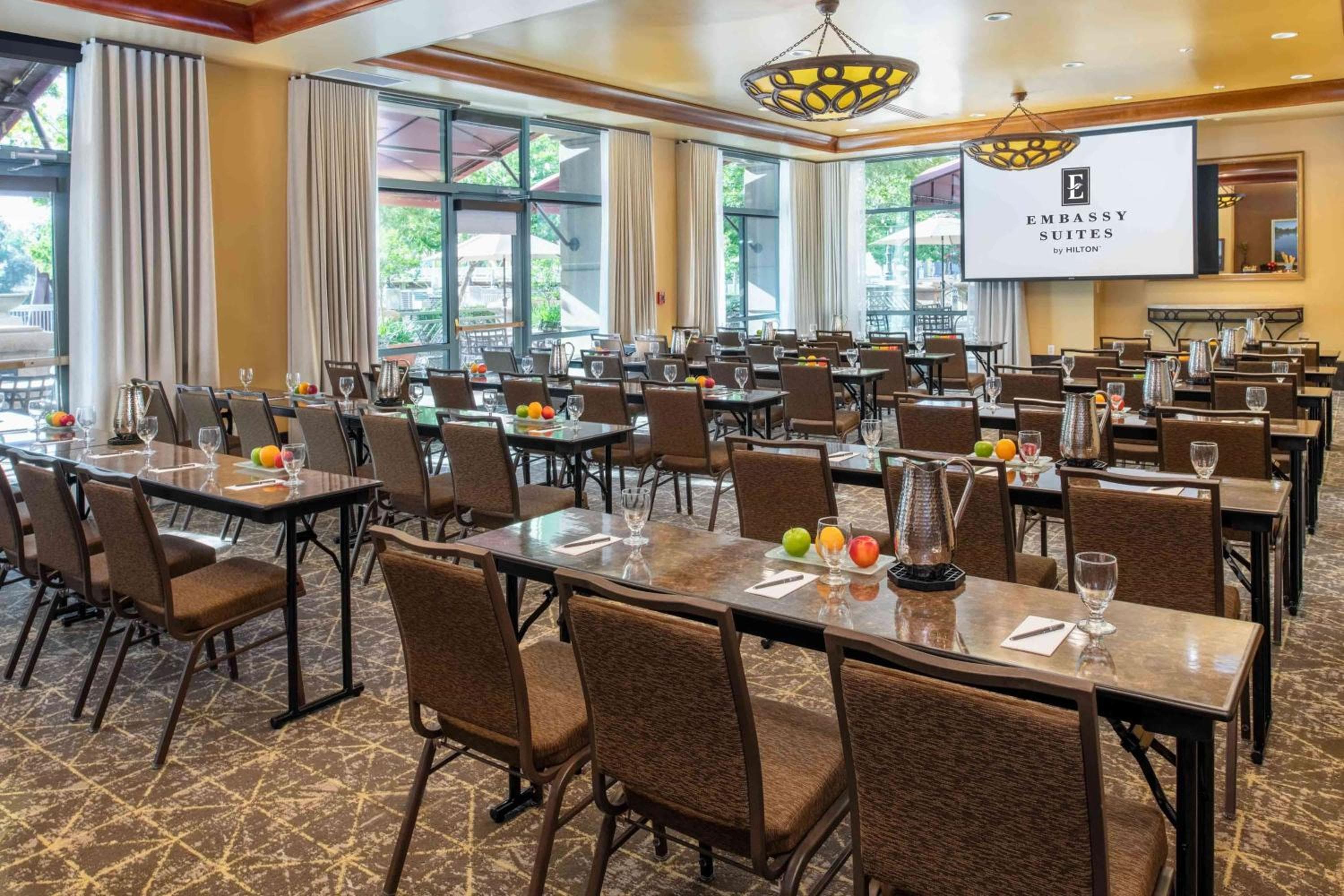 Embassy Suites by Hilton Sacramento Riverfront Promenade