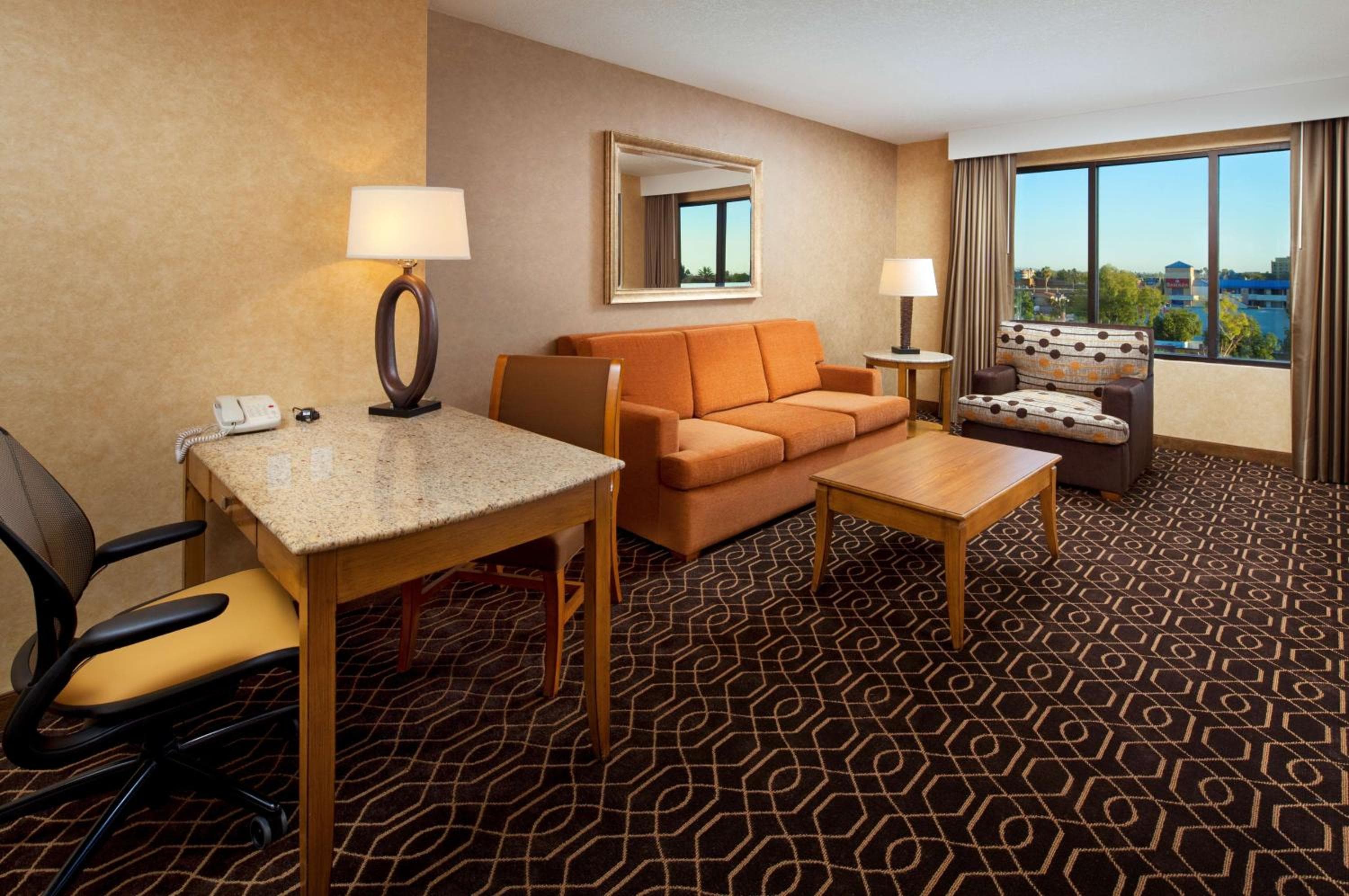 DoubleTree Suites By Hilton Anaheim Resort/Convention Center