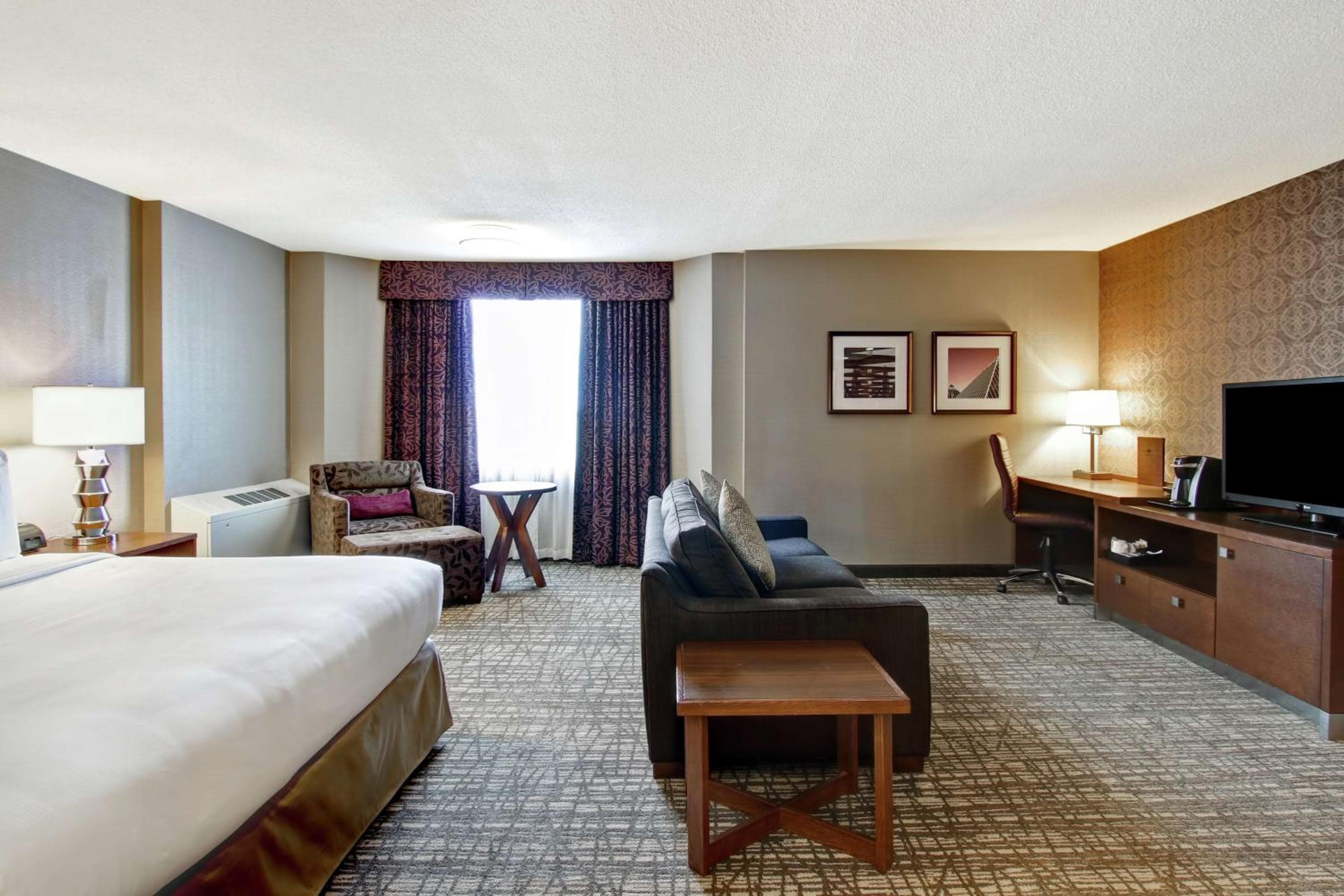 DoubleTree by Hilton West Edmonton