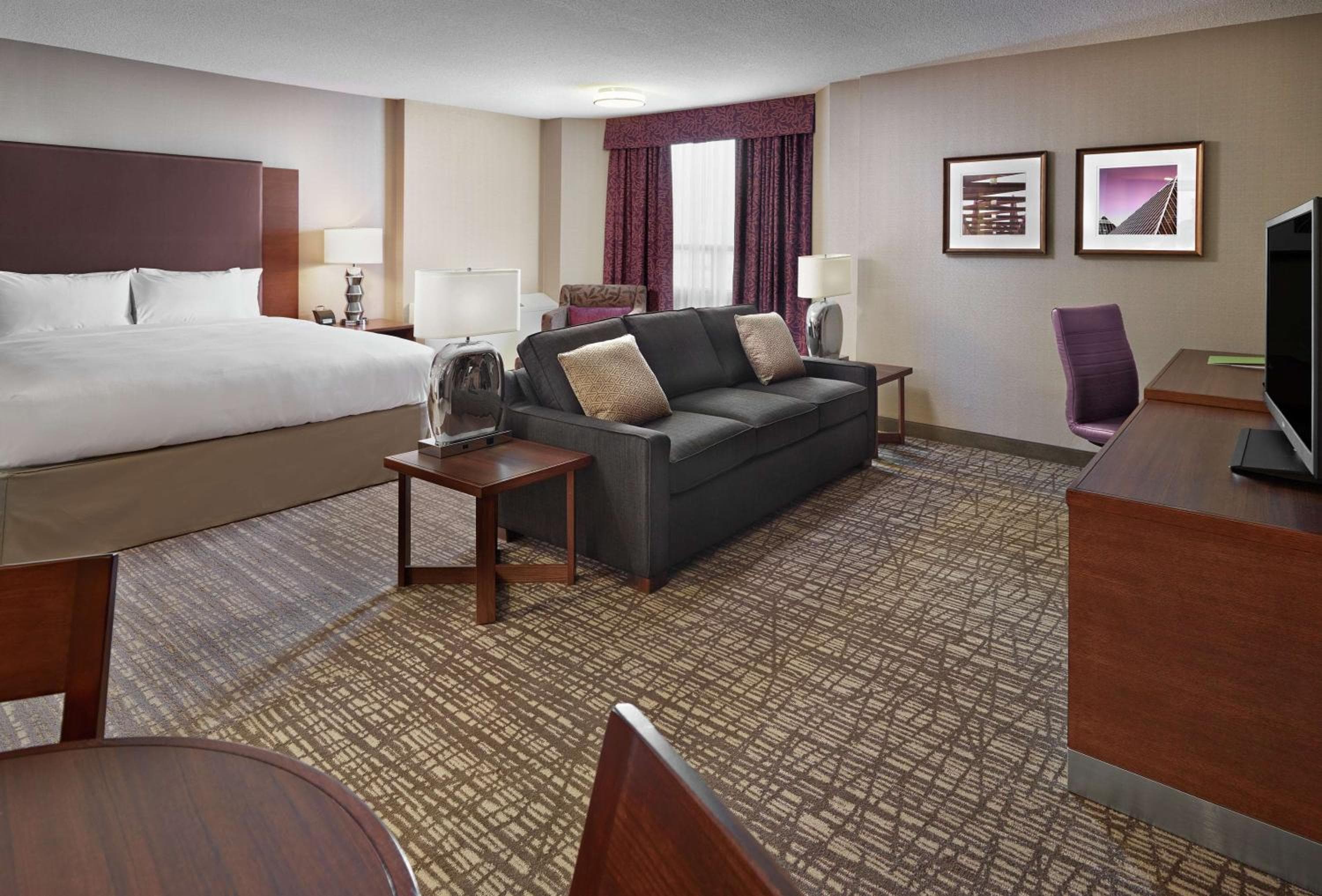 DoubleTree by Hilton West Edmonton