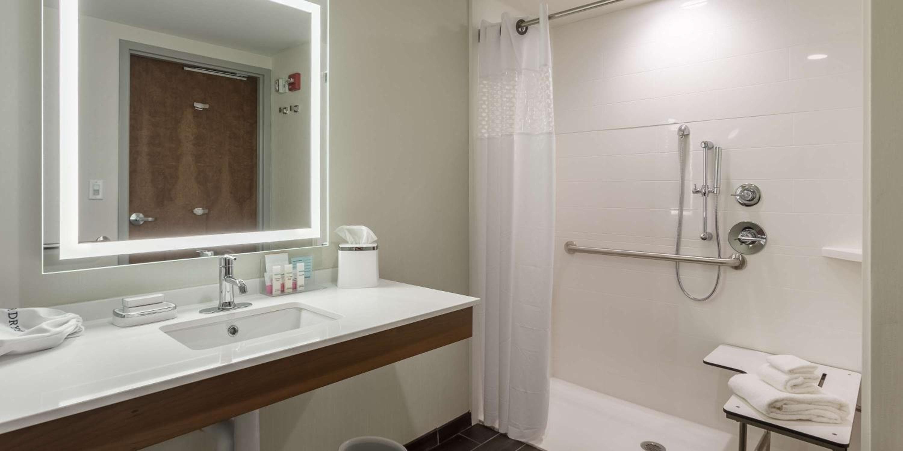 Hampton Inn & Suites - Knoxville Papermill Drive, TN