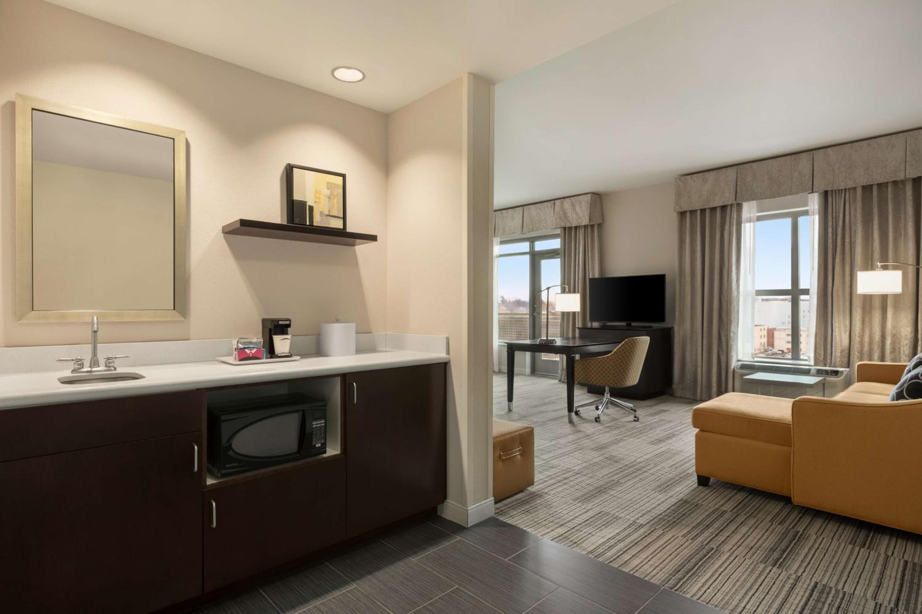 Hampton Inn & Suites - Roanoke-Downtown, VA