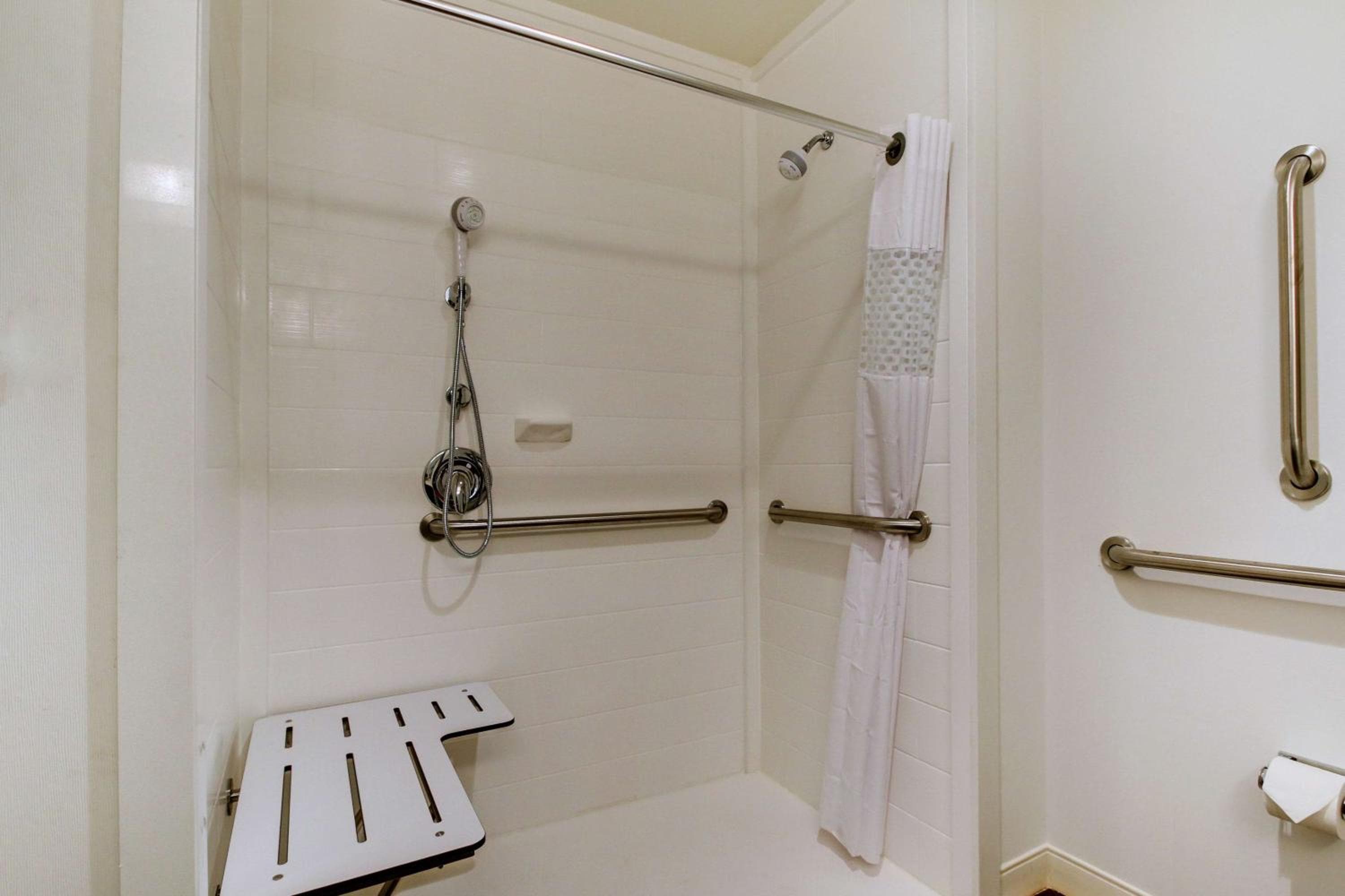 Hampton Inn & Suites Greenville Airport