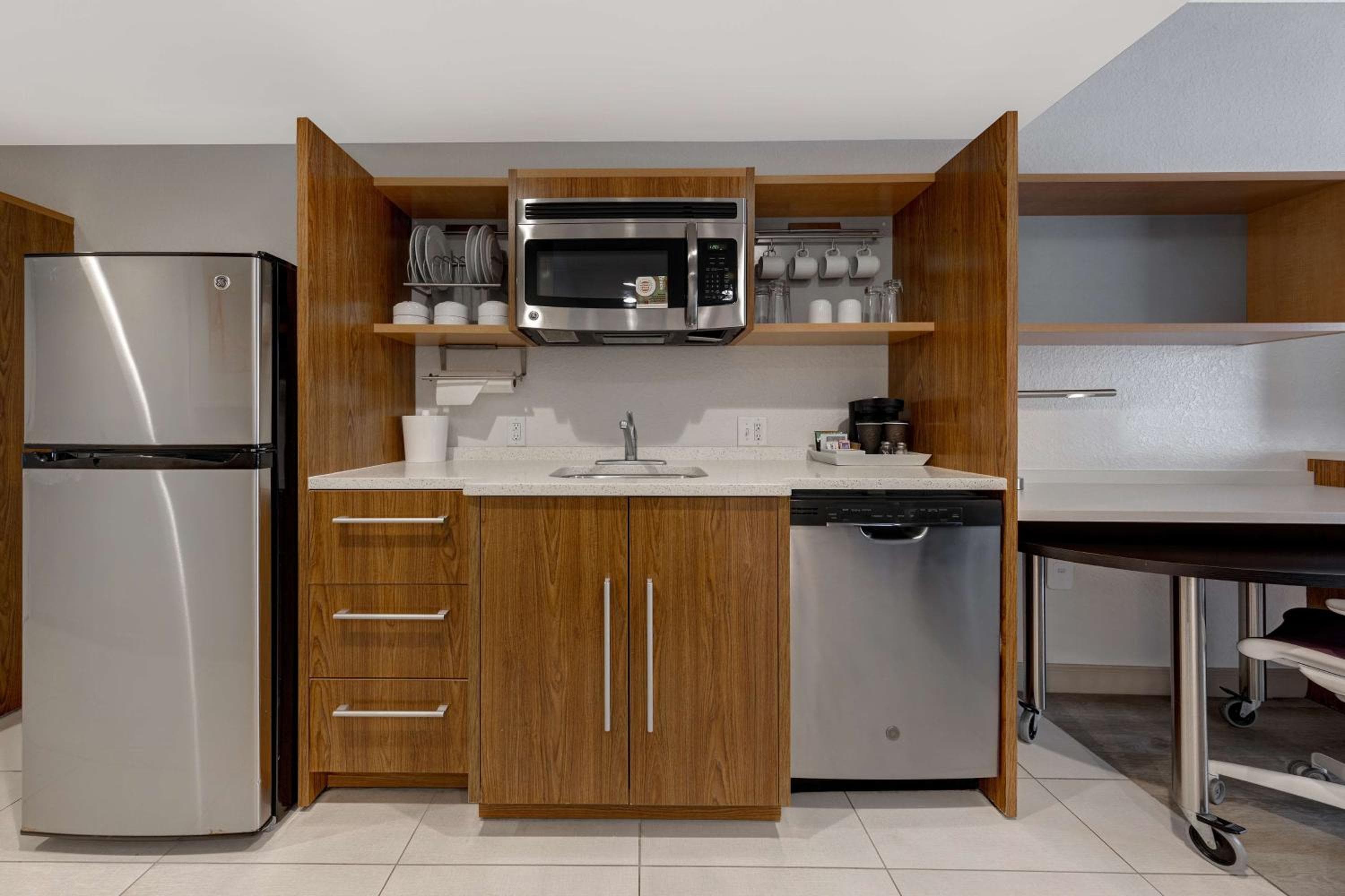 Home2 Suites by Hilton Orlando International Drive South - Free Shuttle to Theme Parks