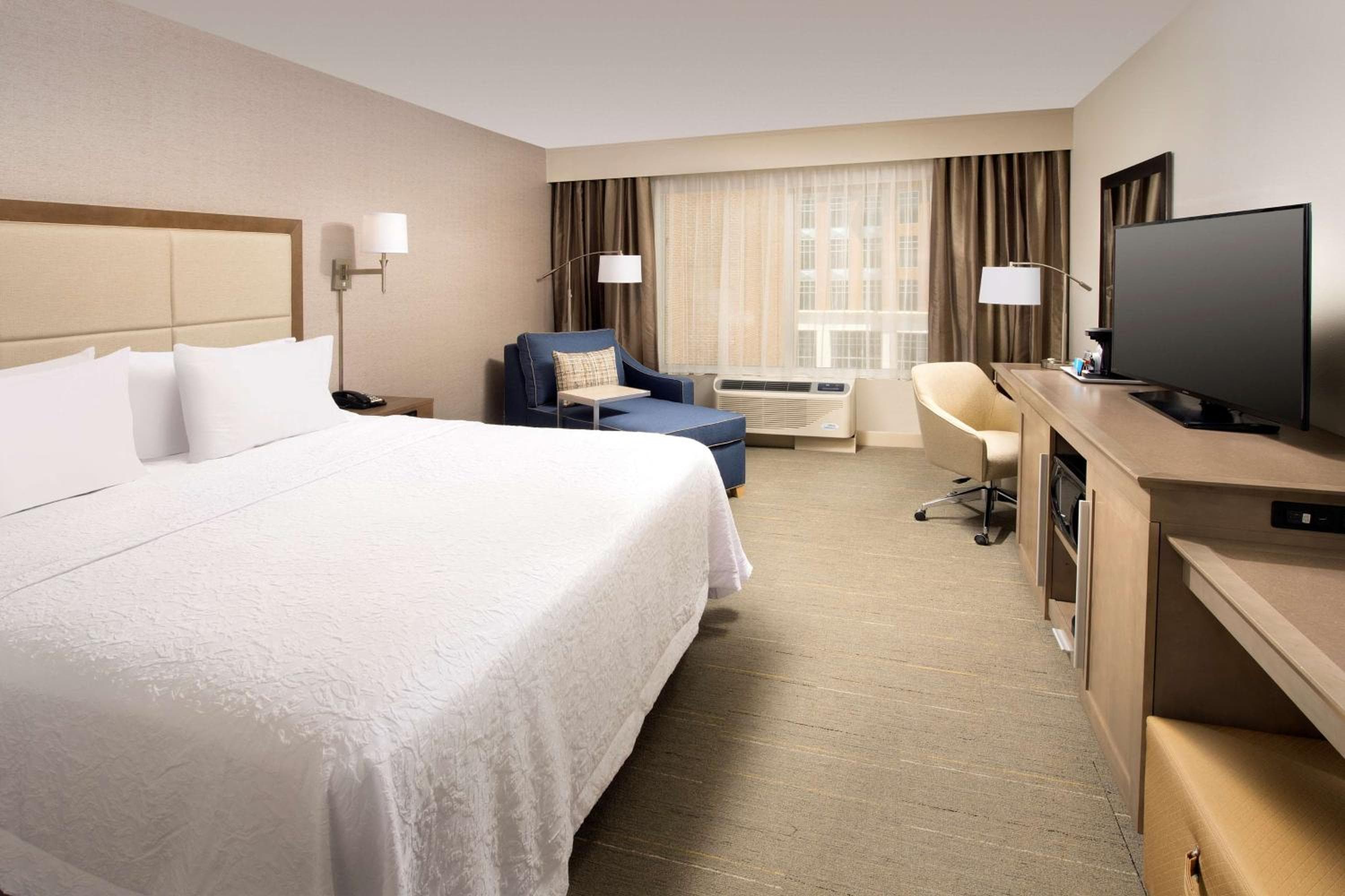 Hampton Inn Wilmington Downtown