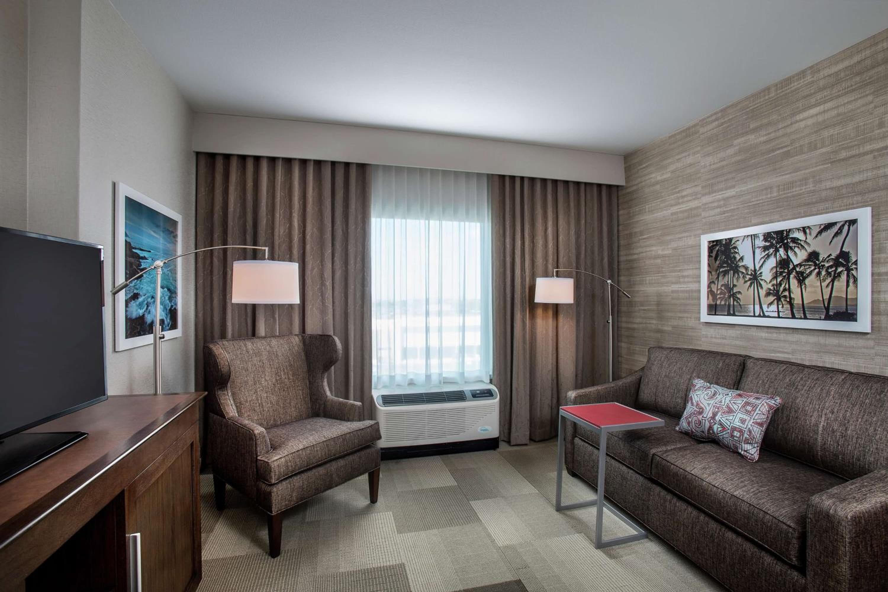 Hampton Inn & Suites Oahu Kapolei - FREE Parking - No Resort Fee