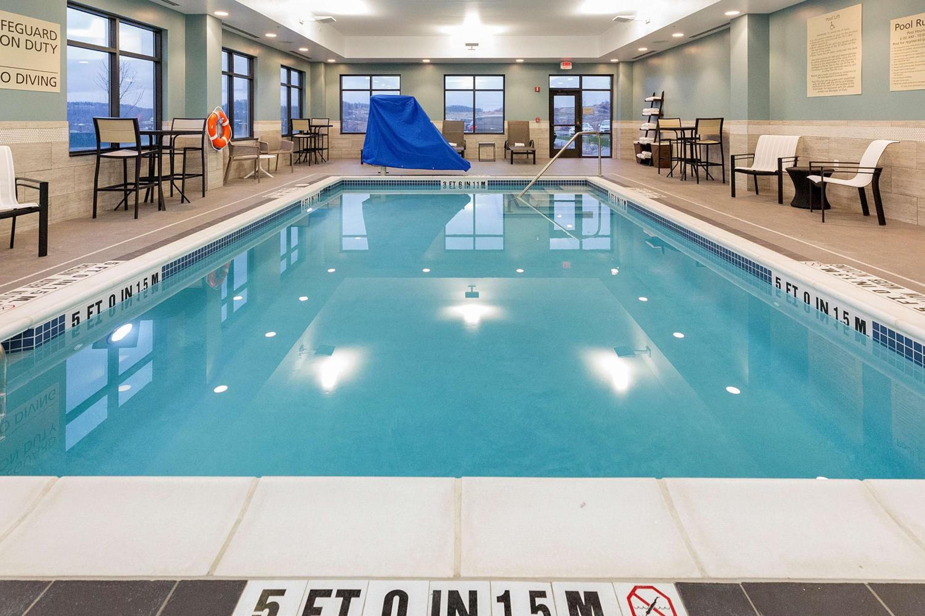 Hampton Inn & Suites Morgantown / University Town Centre