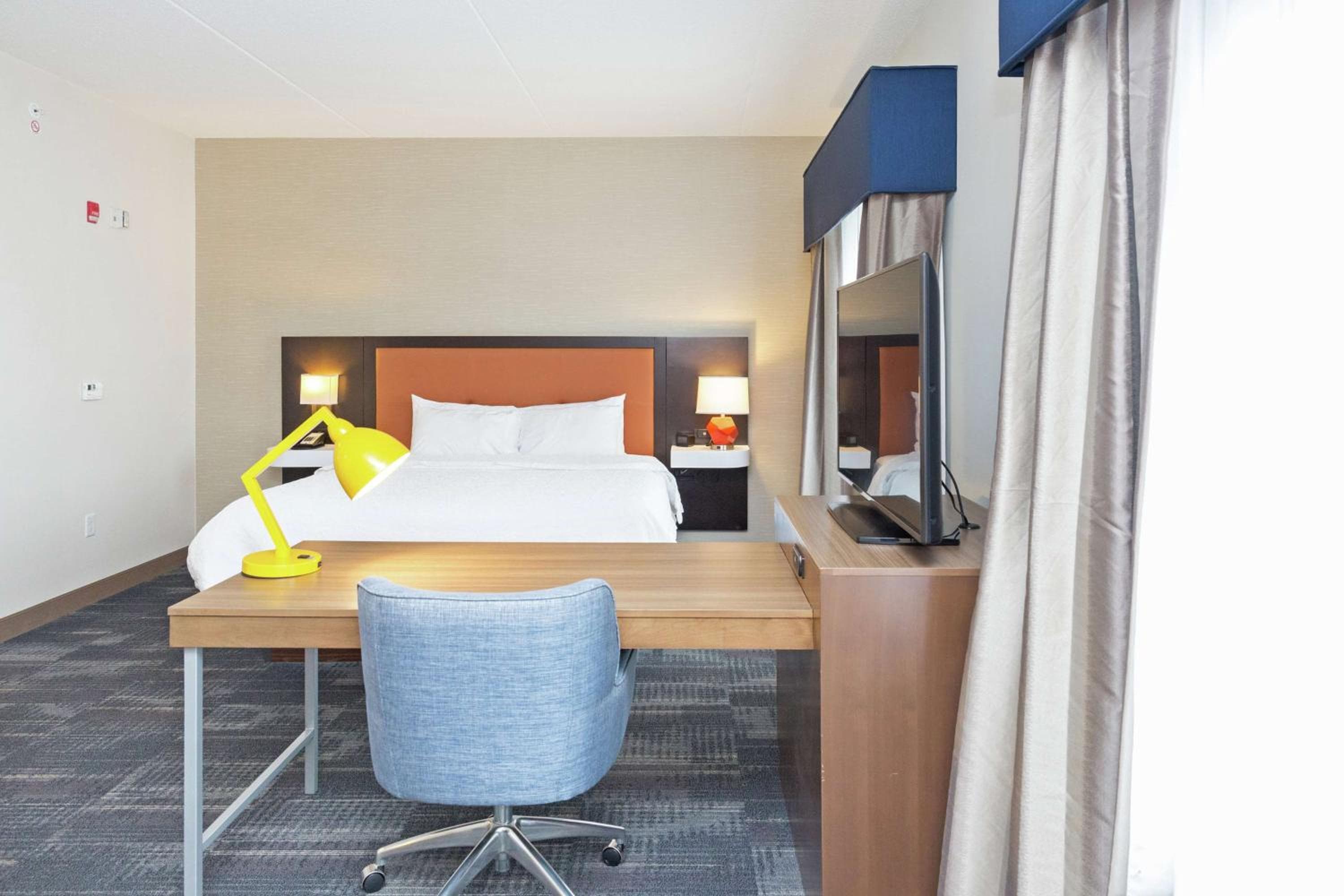 Hampton Inn & Suites Morgantown / University Town Centre