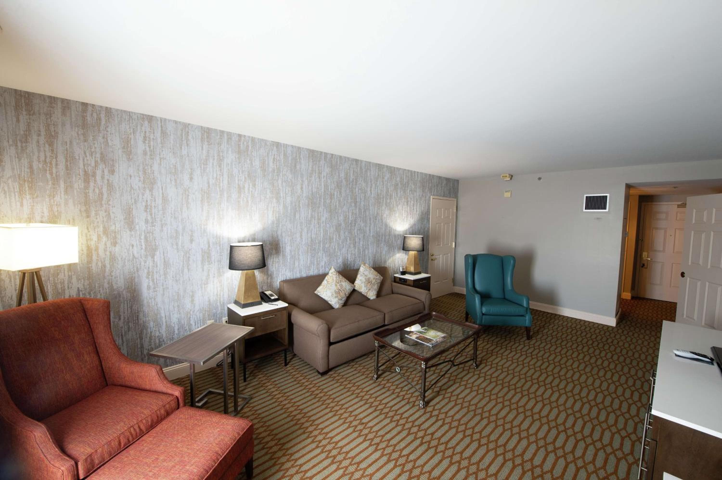 Virginia Crossings Hotel, Tapestry Collection by Hilton