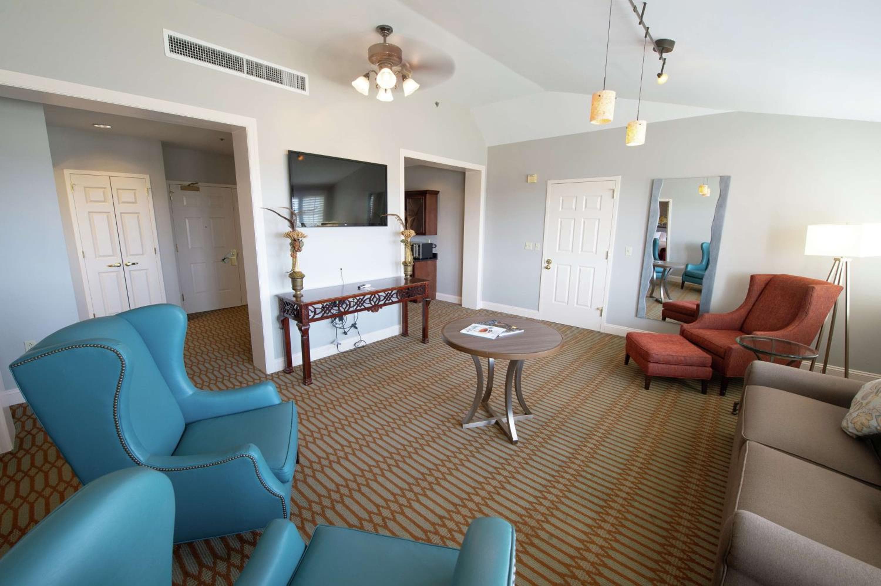 Virginia Crossings Hotel, Tapestry Collection by Hilton