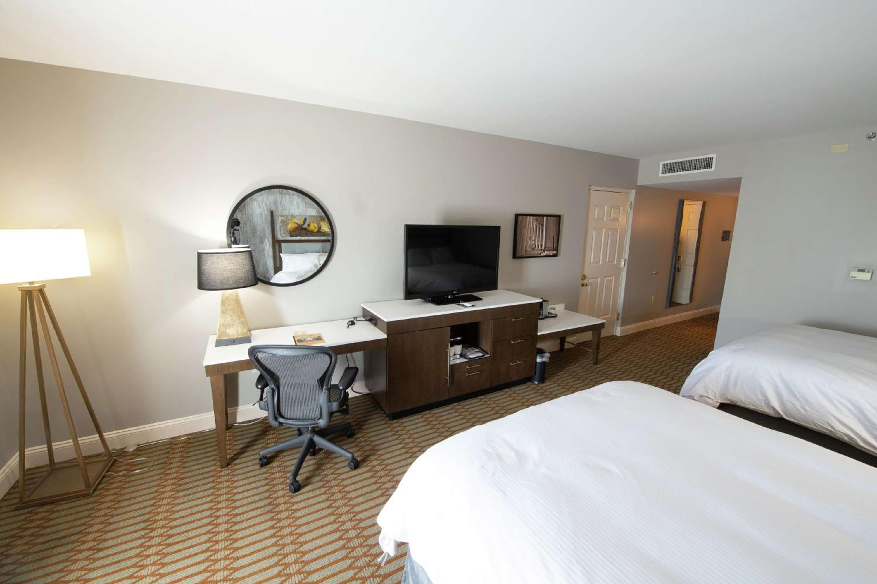 Virginia Crossings Hotel, Tapestry Collection by Hilton