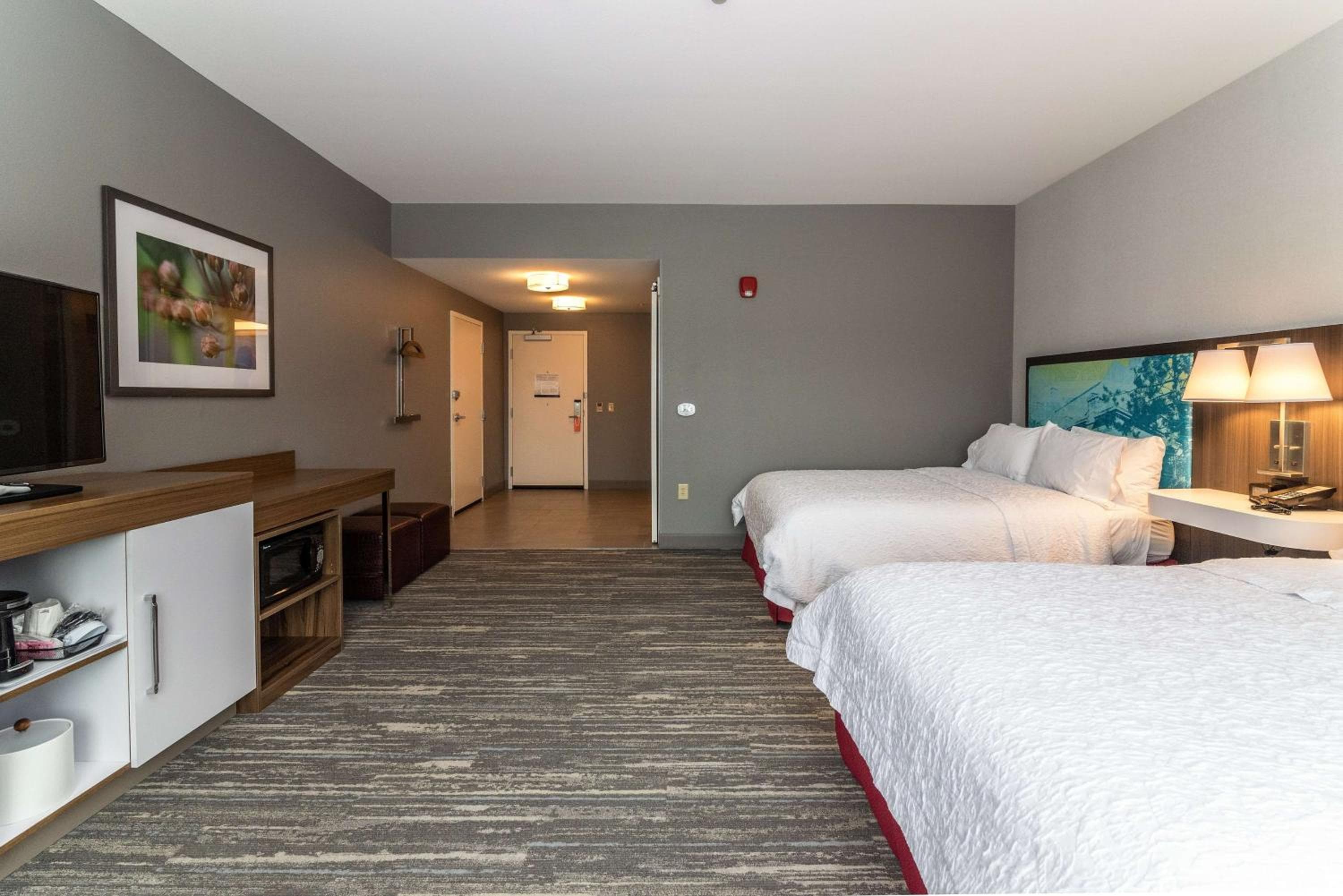 Hampton Inn & Suites - Allen Park