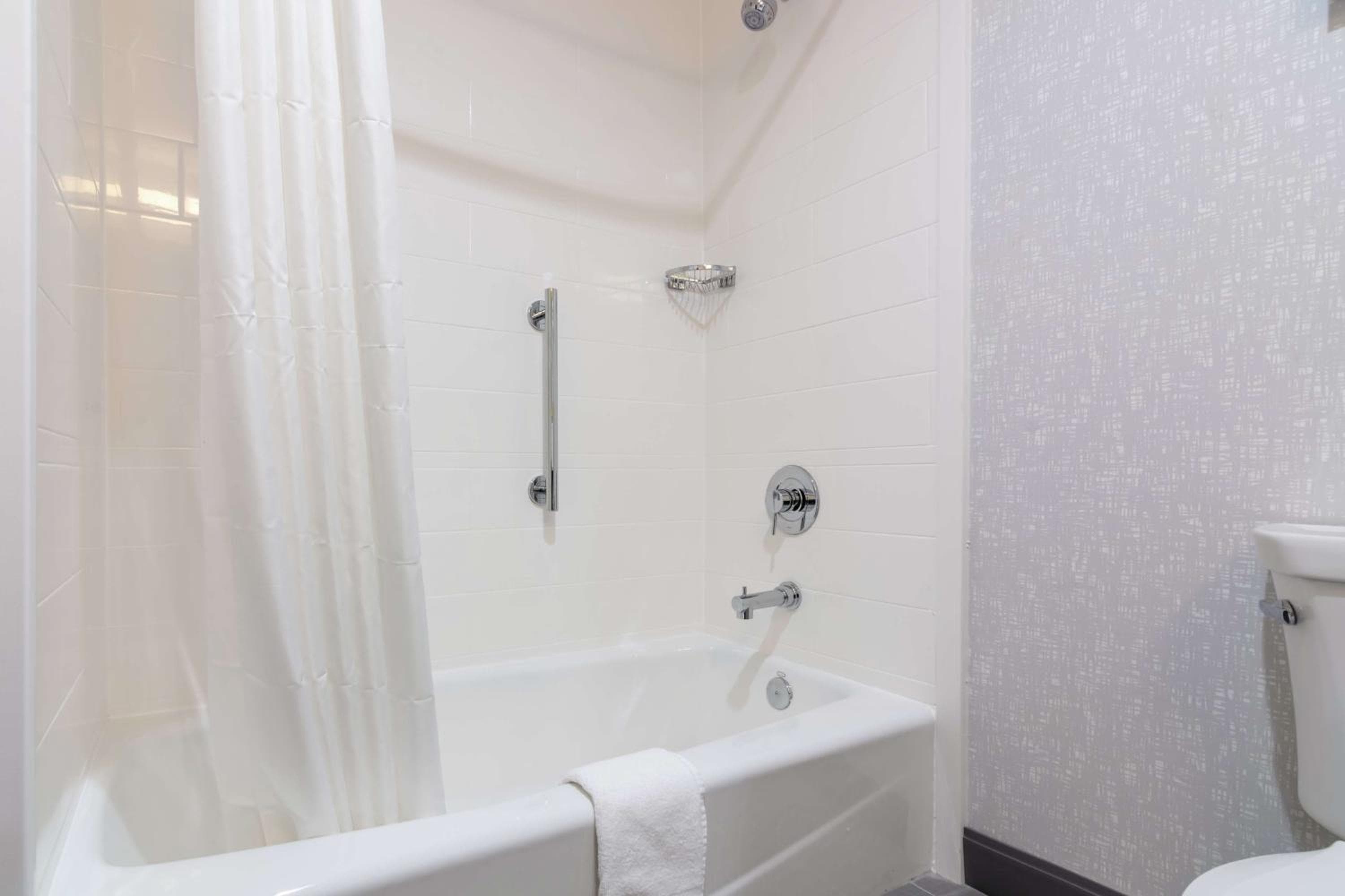 Hampton Inn & Suites Dallas East