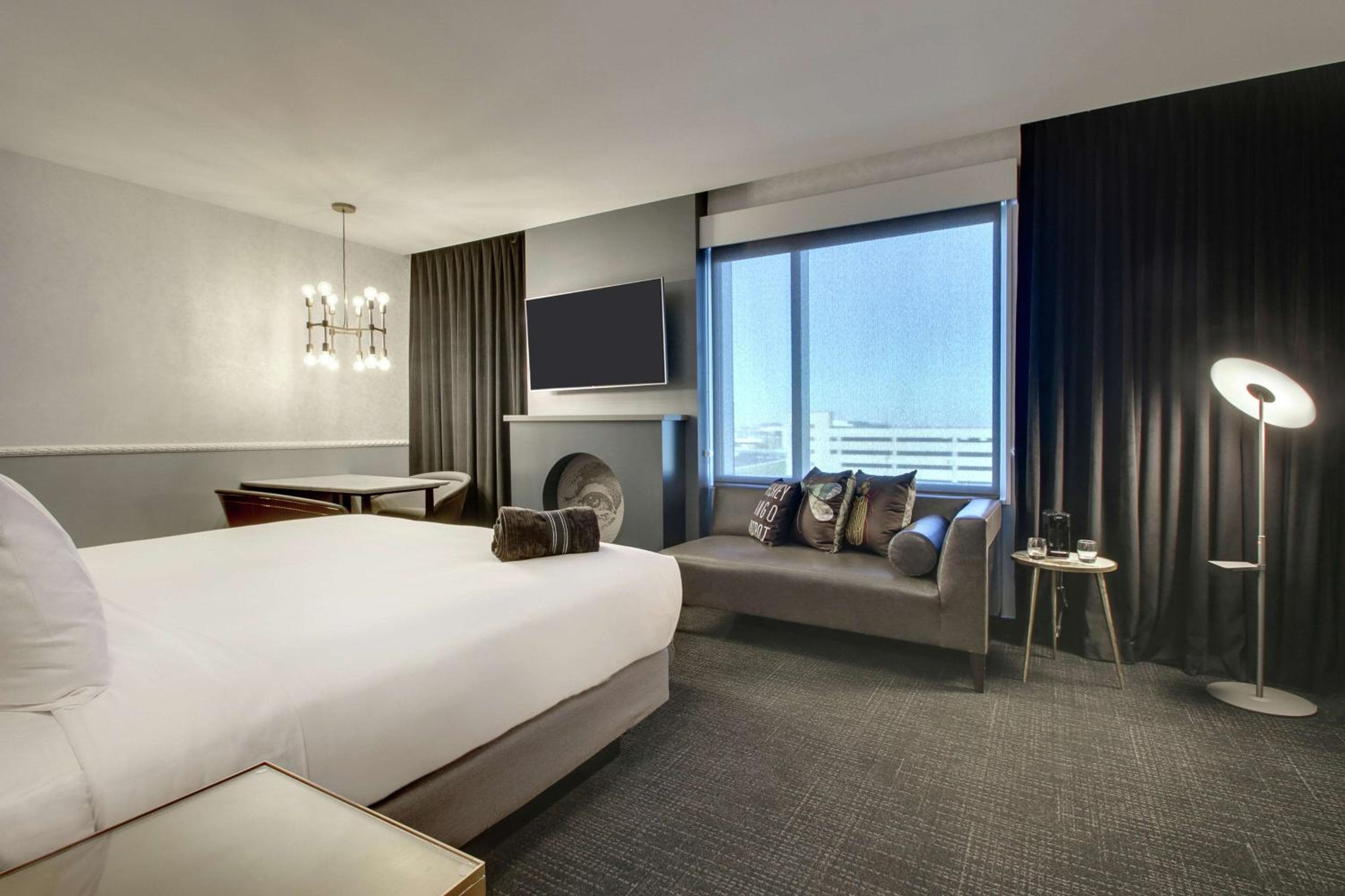 The Rose Chicago, Tapestry Collection By Hilton