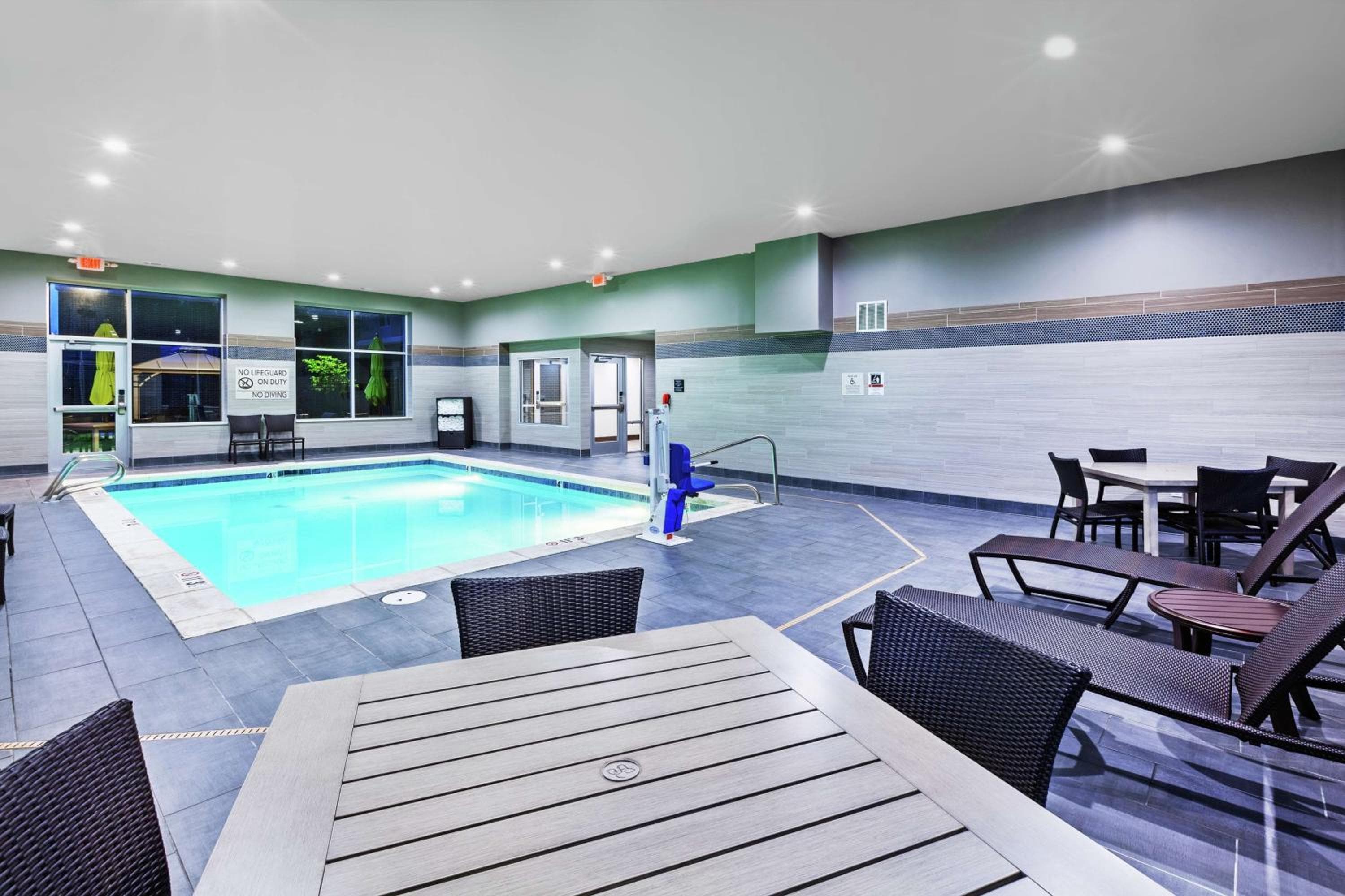 Hampton Inn Gardner
