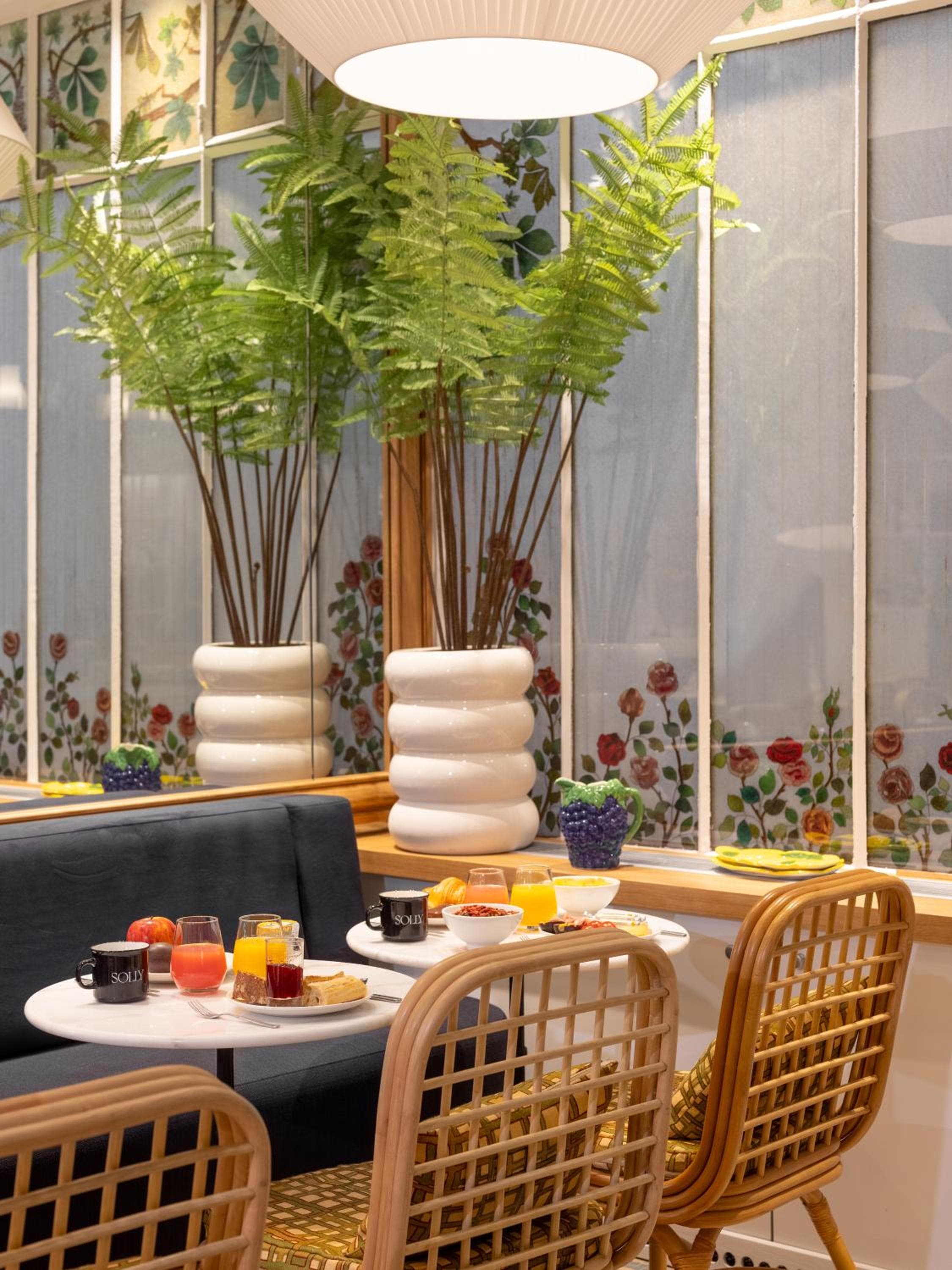 dining