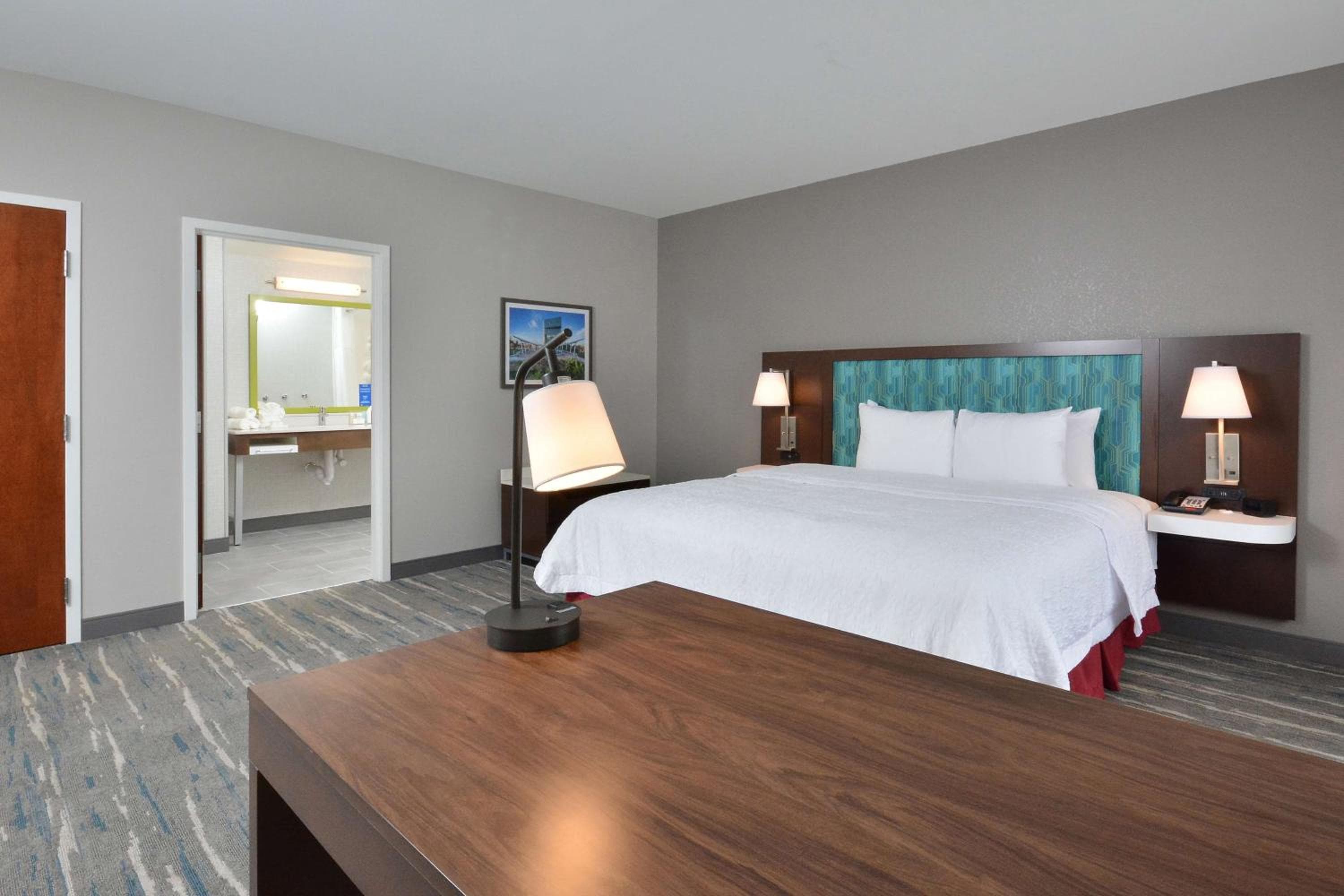 Hampton Inn & Suites Charlotte North I 485