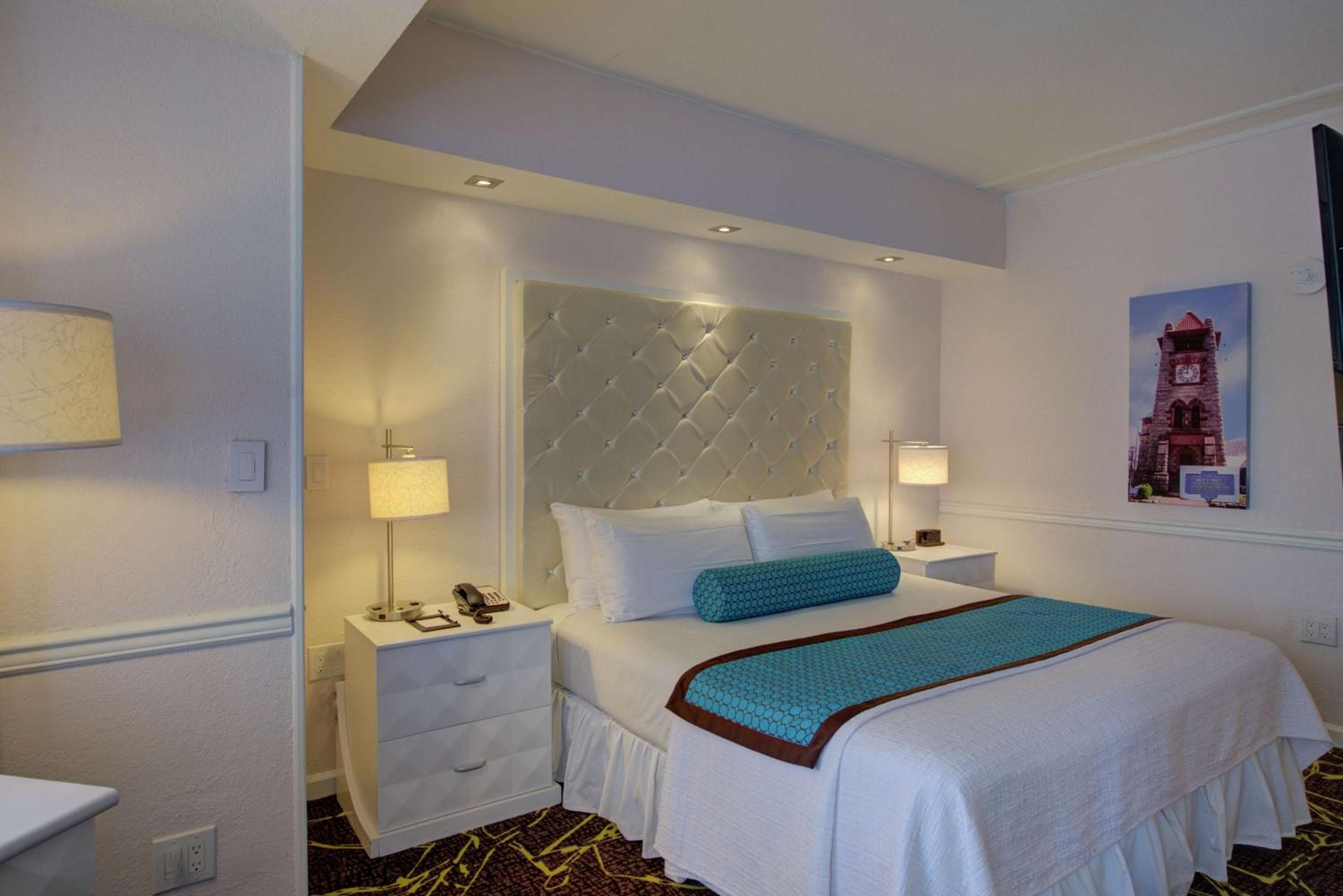 The Roslyn, Tapestry Collection by Hilton