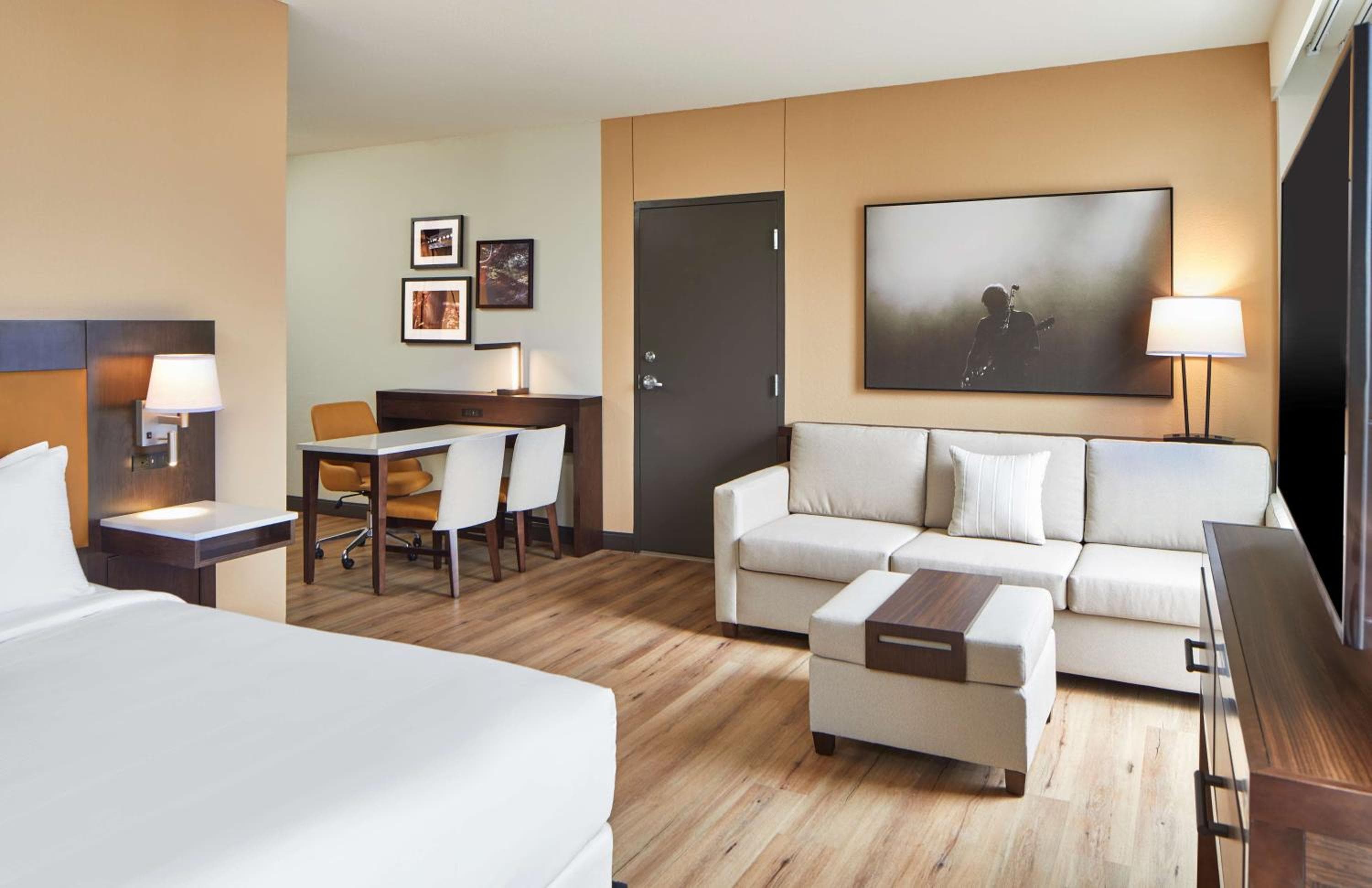 Embassy Suites by Hilton Nashville Downtown