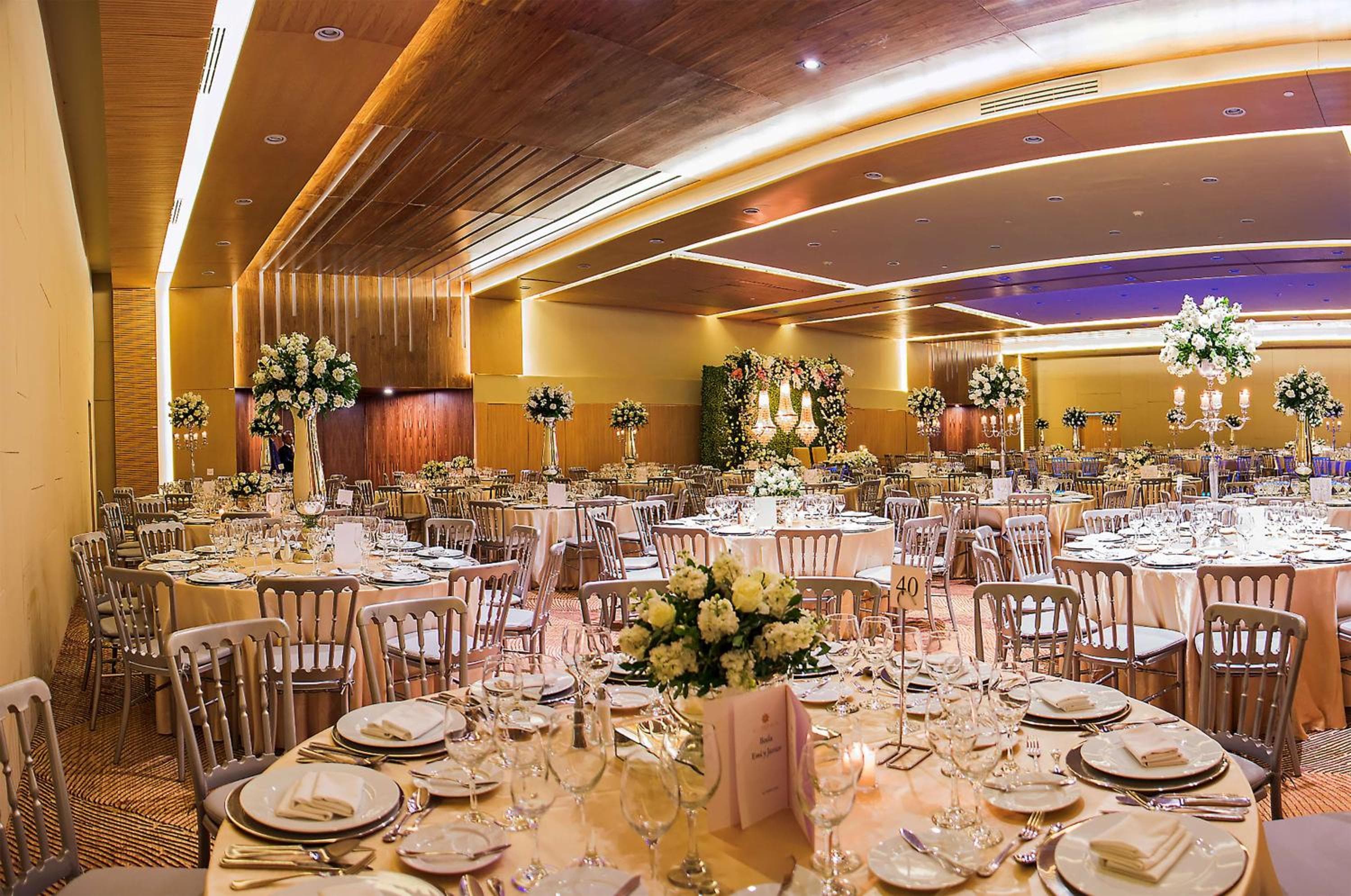 MS Milenium Monterrey Curio Collection by Hilton