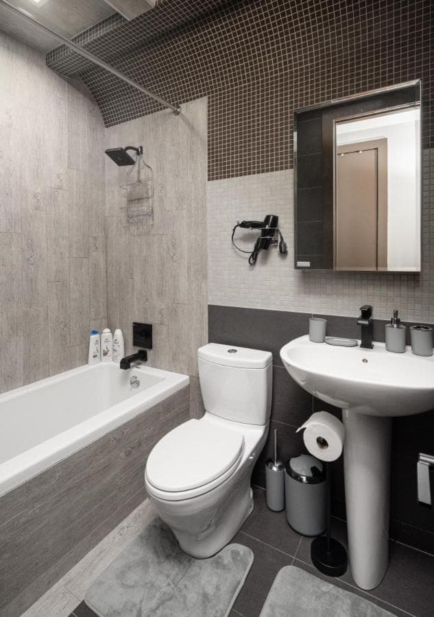 Modern Luxury 3BD and 2BA in the Heart of East Village