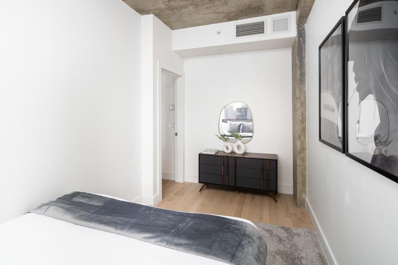 Chic and Spacious 2BD Apt with washer and dryer in unit