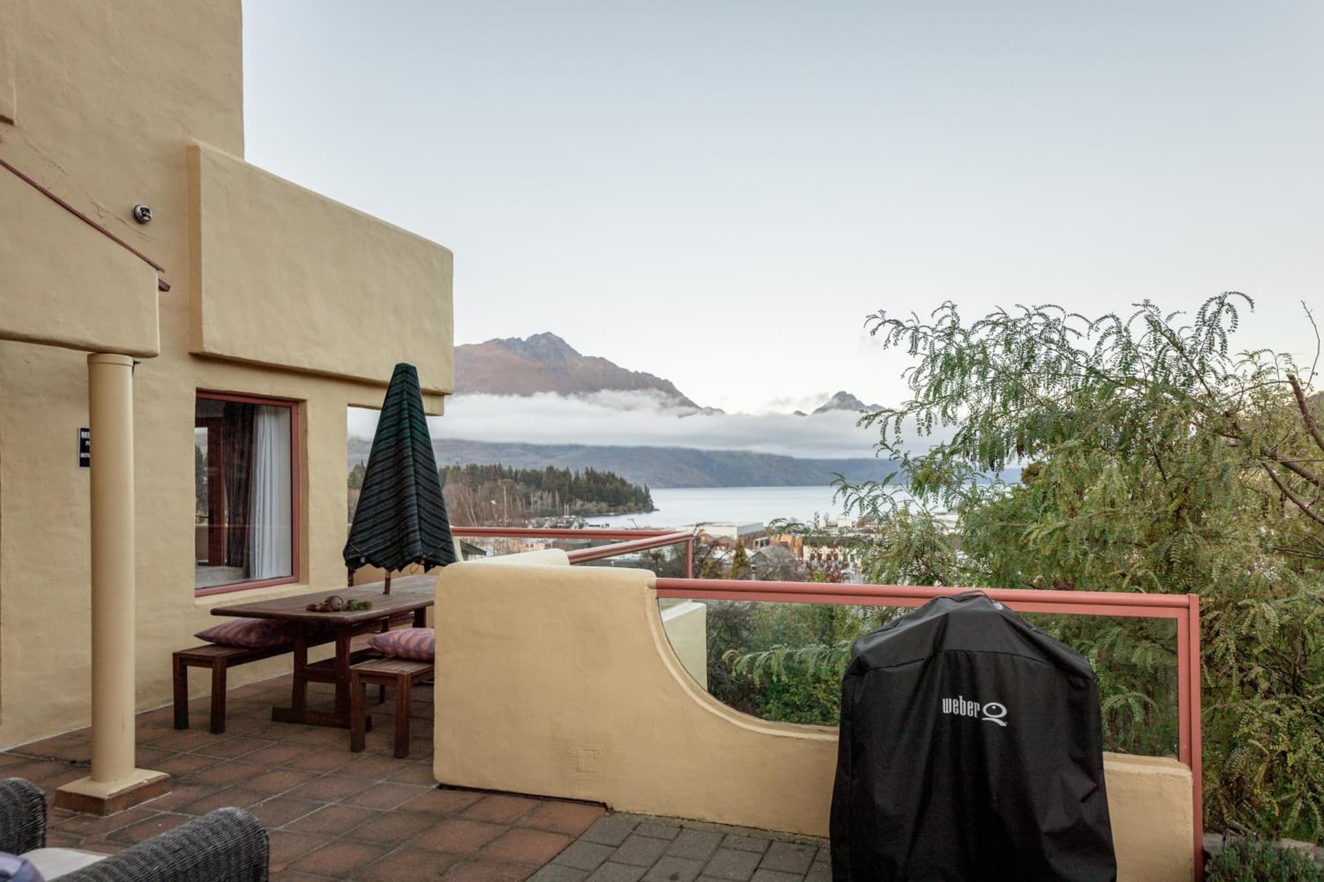 Magnificent Apartment with Great Views!