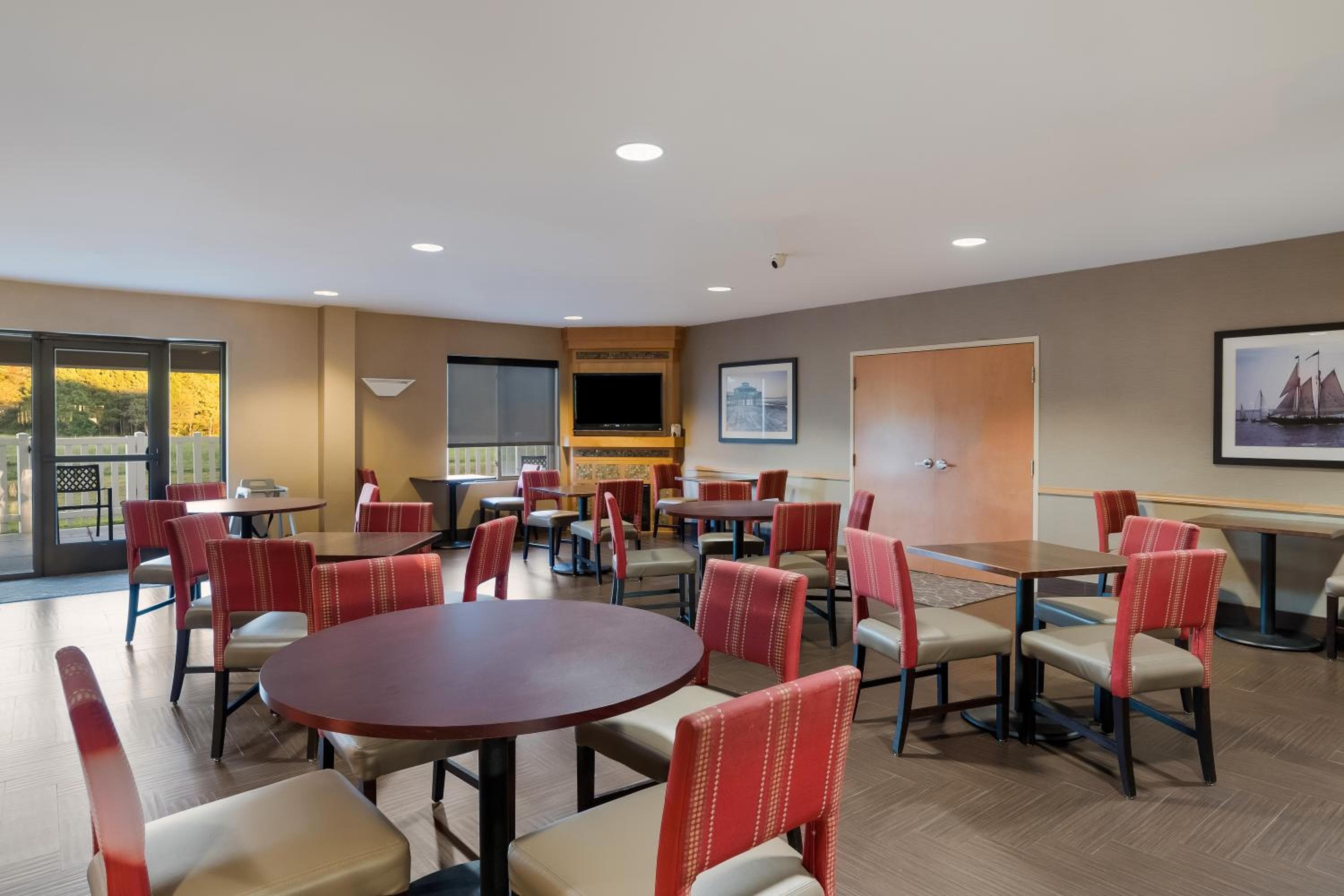 Comfort Suites Suffolk - Chesapeake