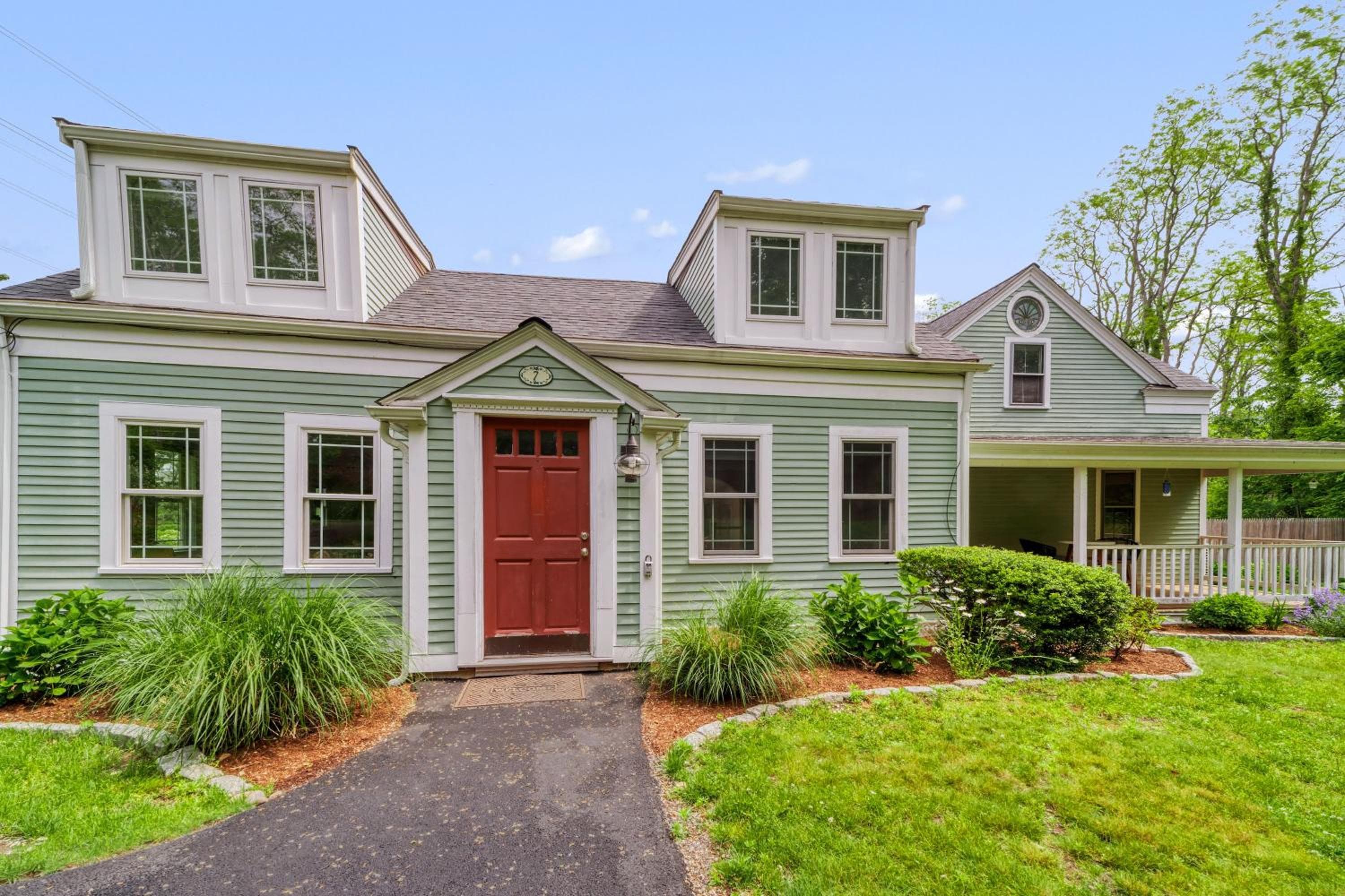 3 Bedroom Cape House by Leavetown Vacations