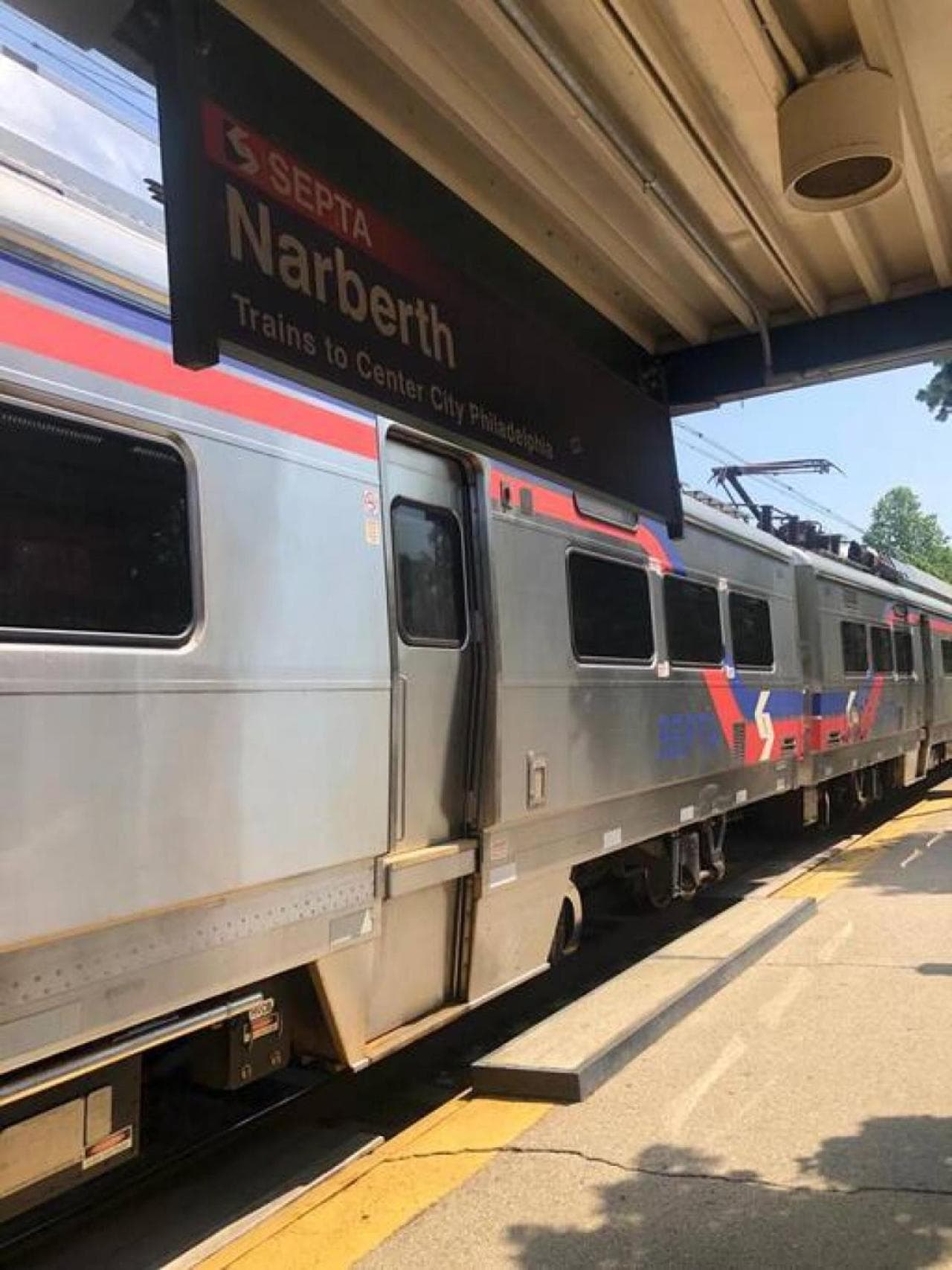 King Bed Gym Parking AC Train