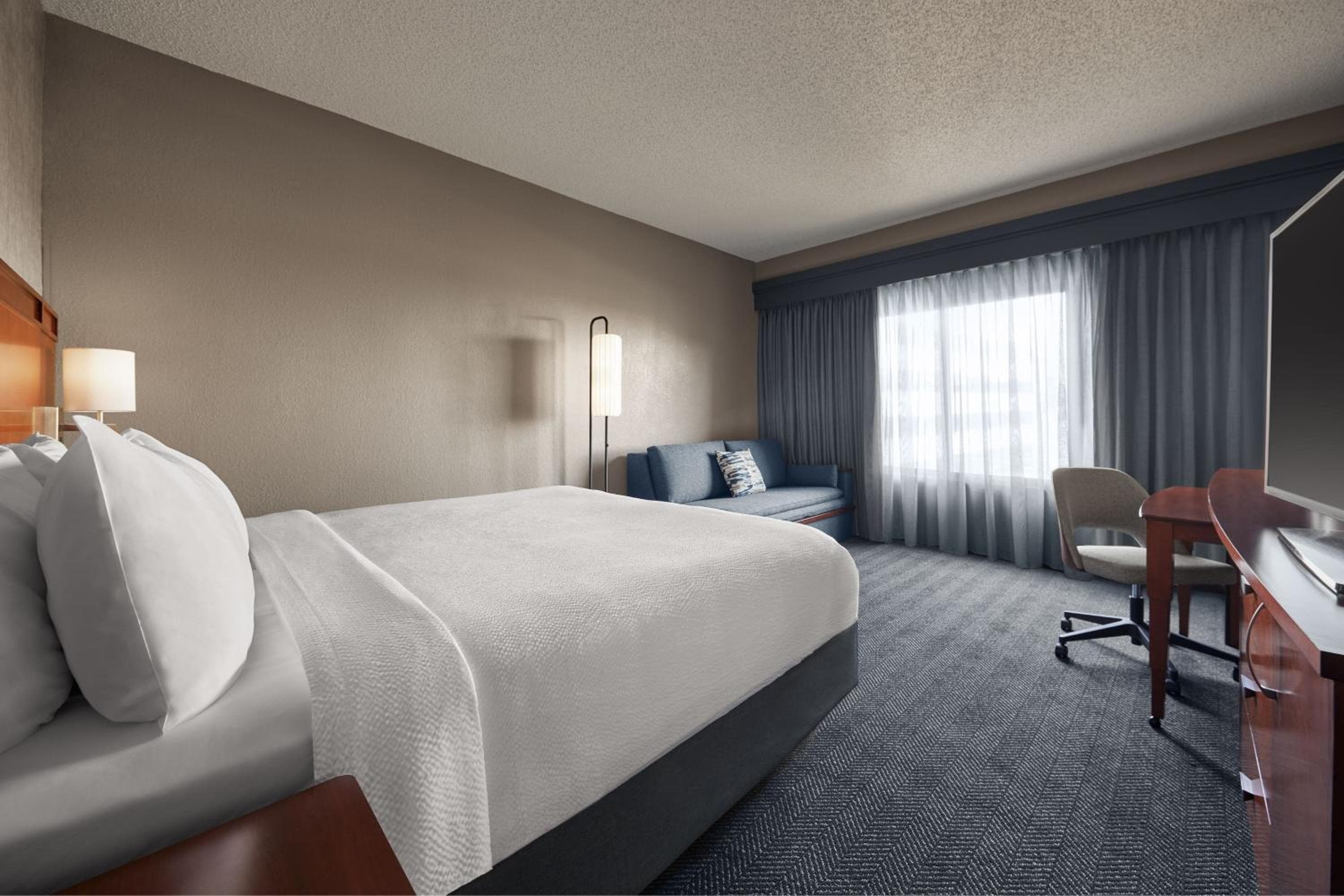 Courtyard by Marriott St. Louis Downtown West